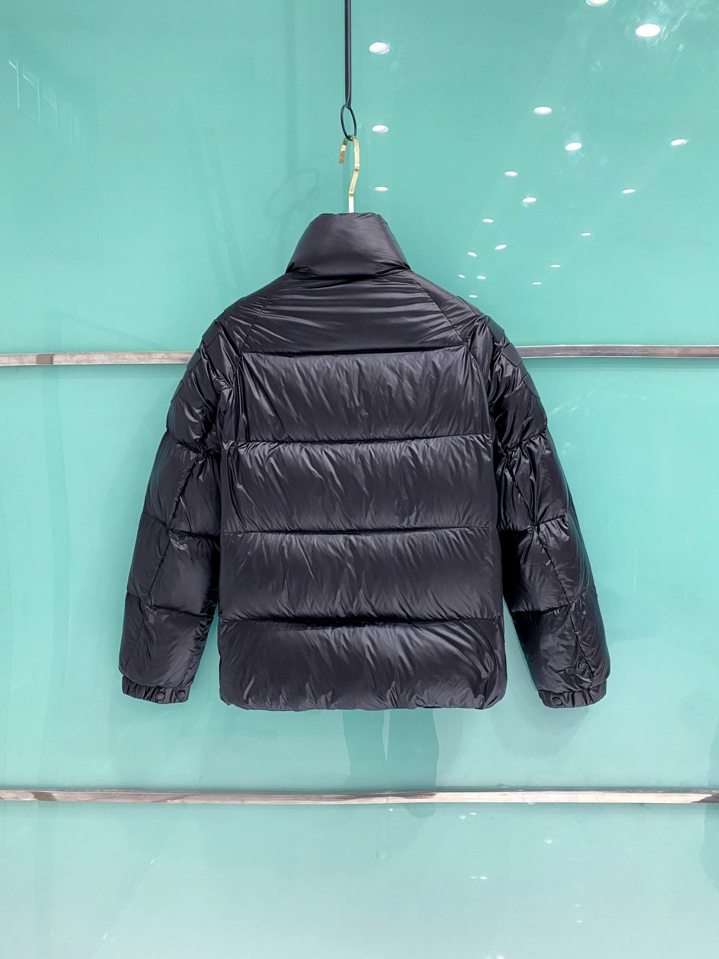 Moncler 蒙口 2025最新款立领羽绒服 简约好看，时尚实用的基本款……韩国订单，90鹅绒填充蓬松