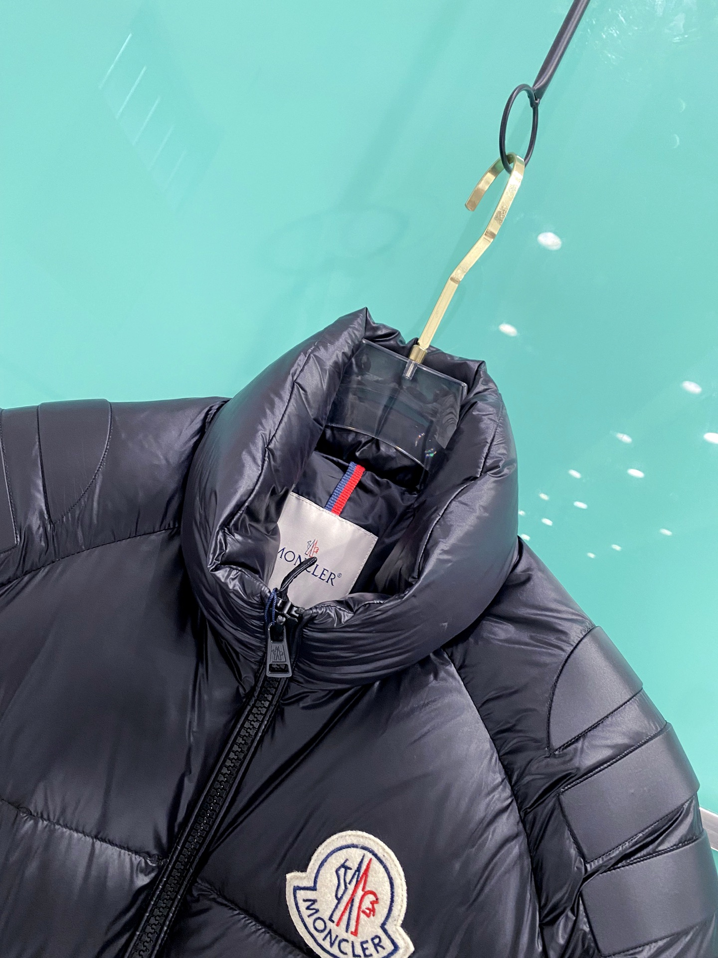 Moncler 蒙口 2025最新款立领羽绒服 简约好看，时尚实用的基本款……韩国订单，90鹅绒填充蓬松