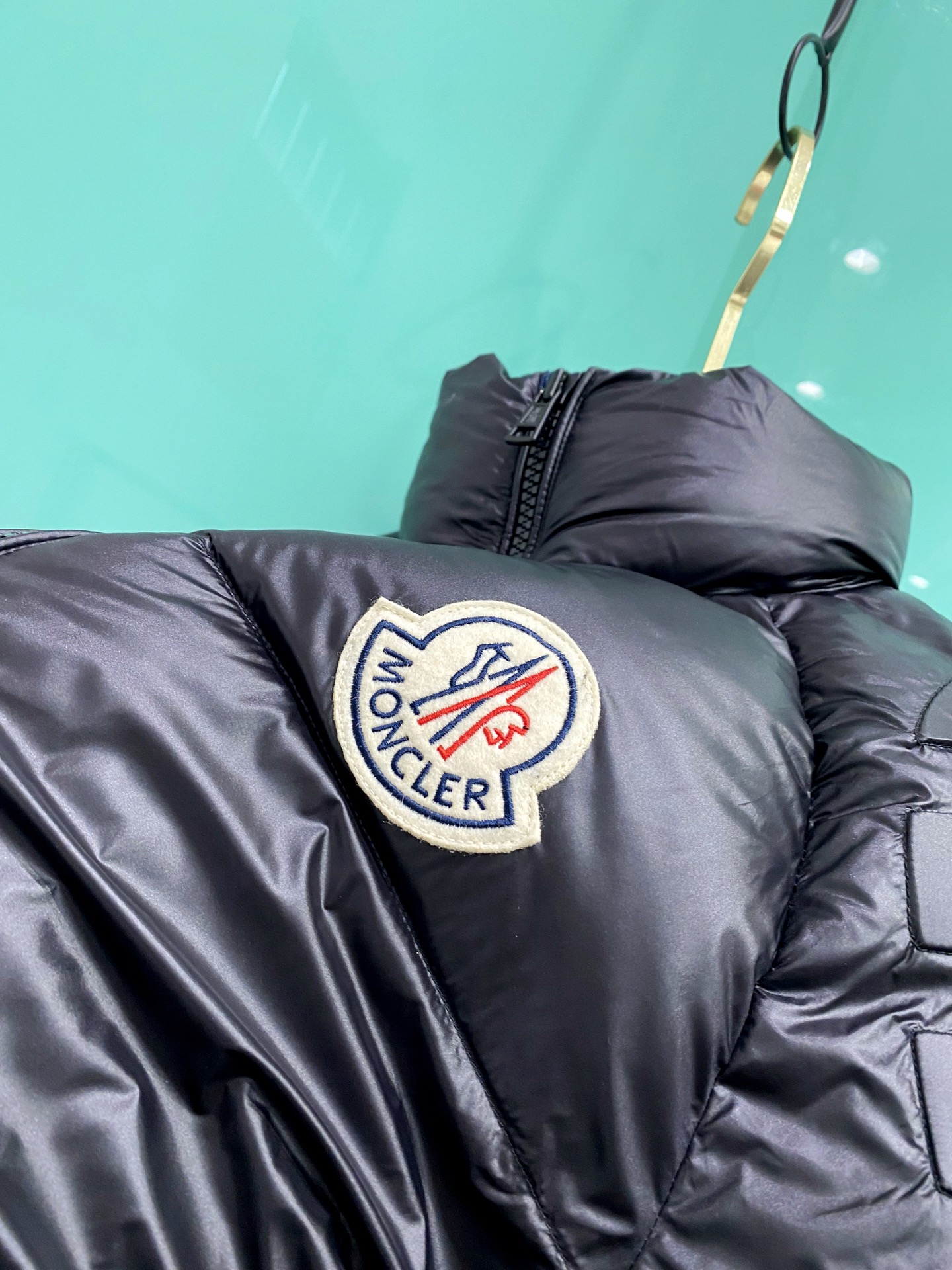 Moncler 蒙口 2025最新款立领羽绒服 简约好看，时尚实用的基本款……韩国订单，90鹅绒填充蓬松
