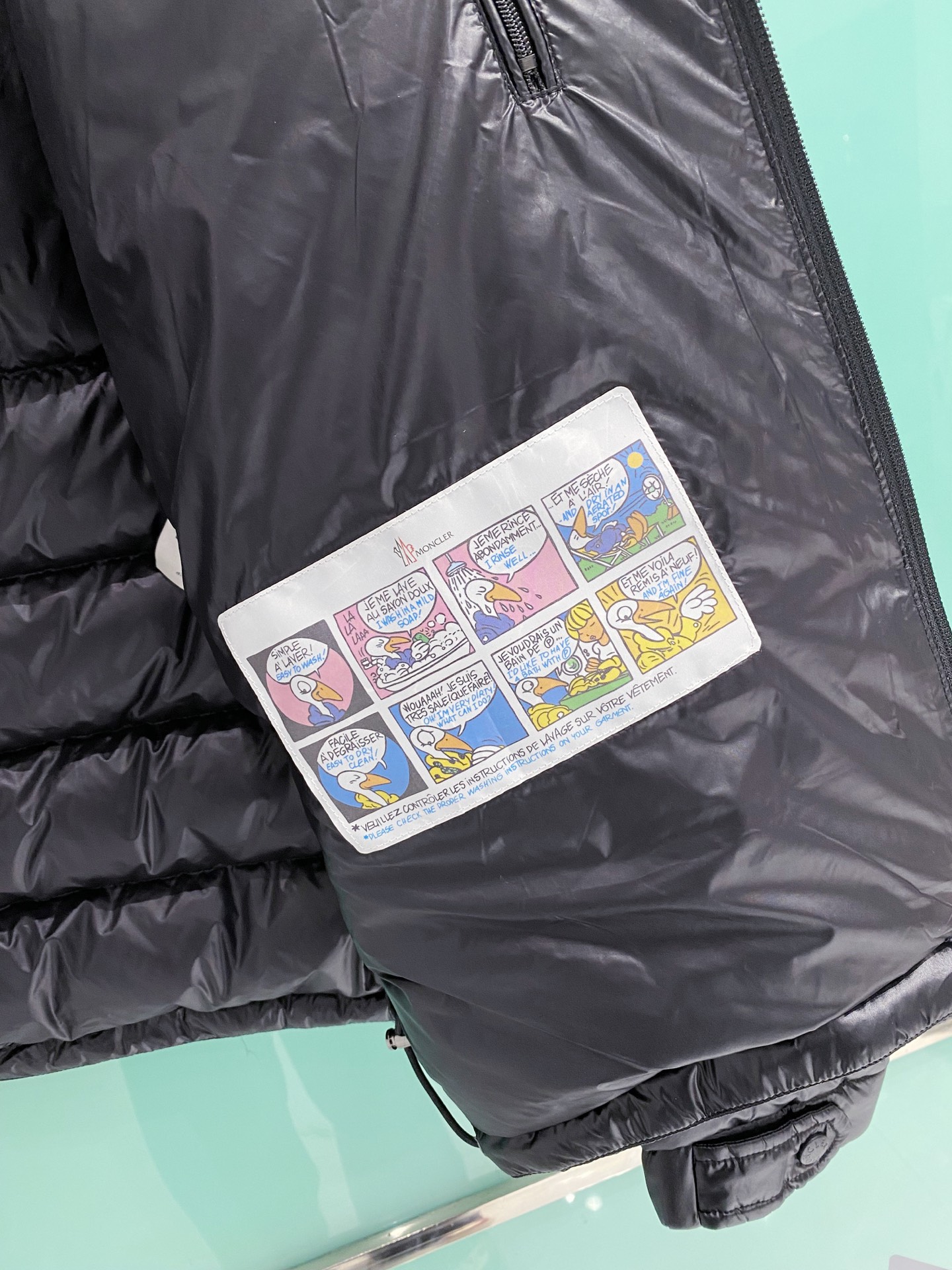 Moncler蒙口 2025秋冬新款可脱卸连帽羽绒服外套，贸易公司订单 因为专注，所以用心！整体简洁清爽