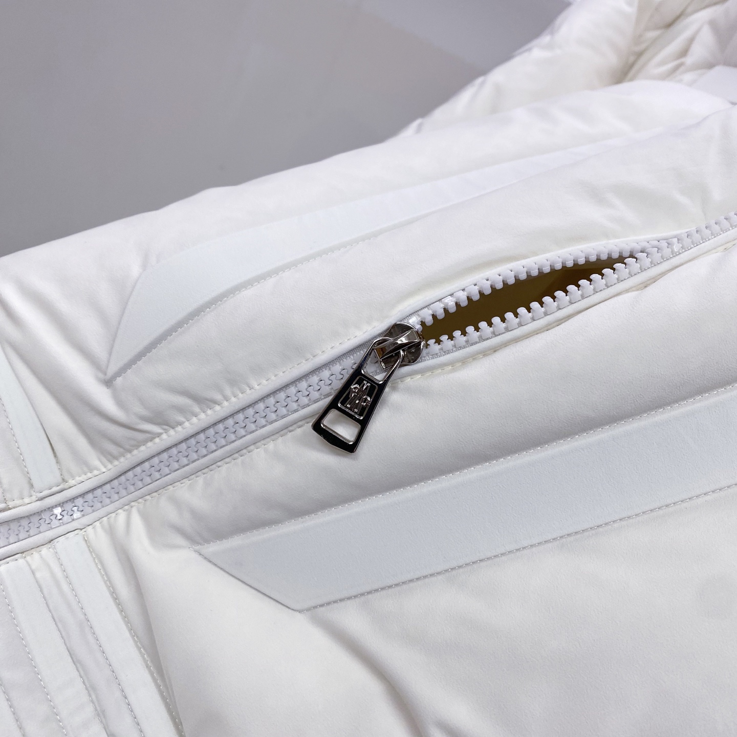 特级羽绒⬆️Moncler Matt Black3144欧洲限定款.2025全新重工机甲风异型裁剪立领羽