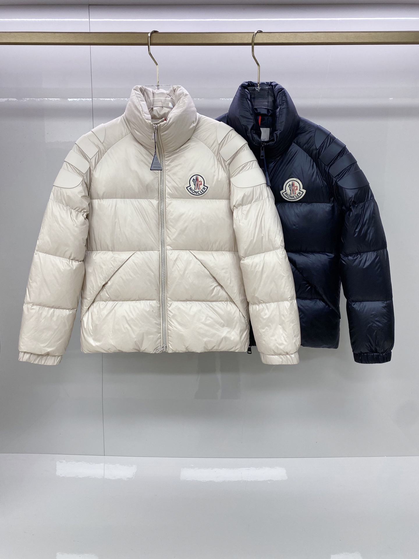 Moncler 蒙口 2025最新款立领羽绒服 简约好看，时尚实用的基本款……韩国订单，90鹅绒填充蓬松
