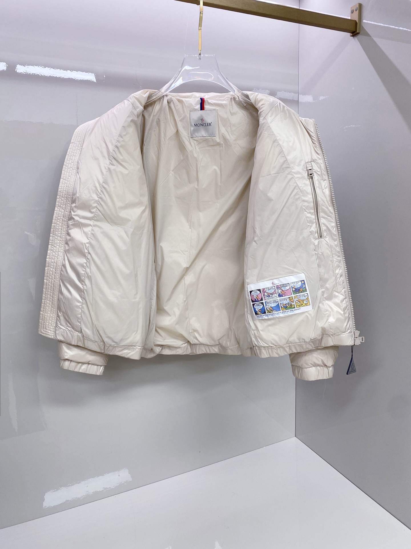 Moncler 蒙口 2025最新款立领羽绒服 简约好看，时尚实用的基本款……韩国订单，90鹅绒填充蓬松