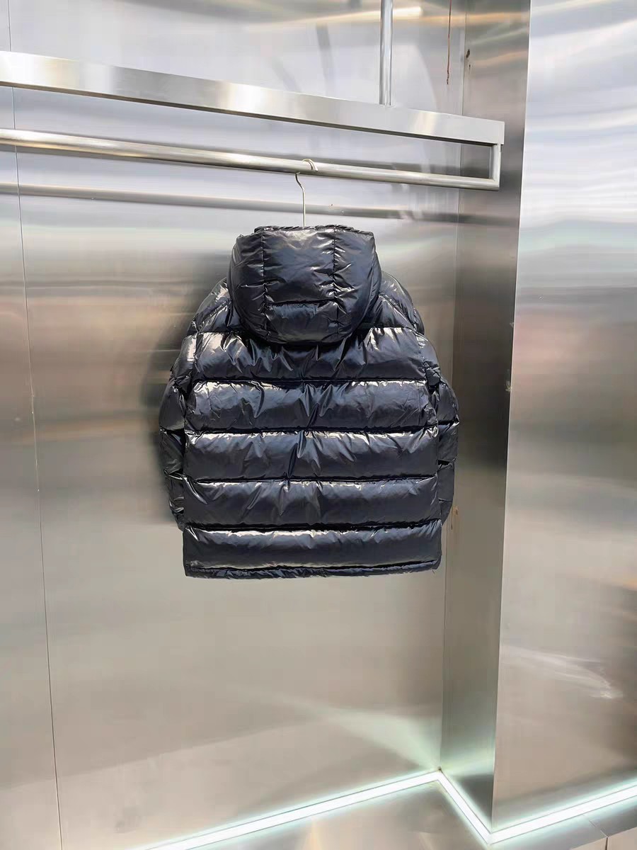 。 Moncler. maire女玛雅 黑色白色粉色