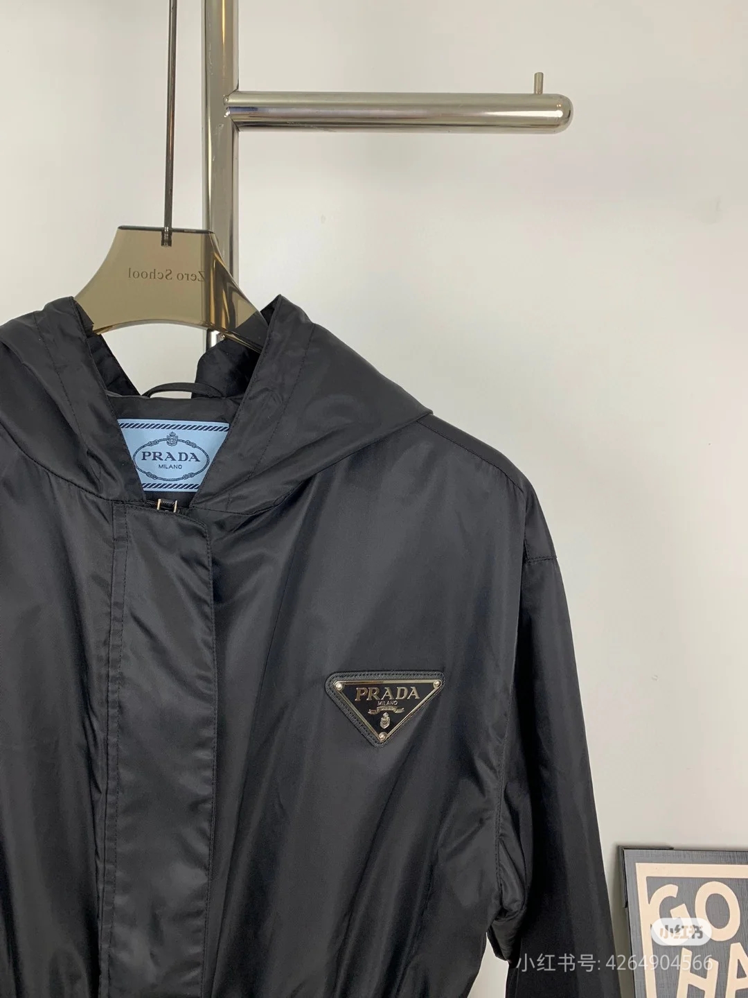 Top Prada long waist windbreaker jacket. Sizes: S, M, L.-Big cat