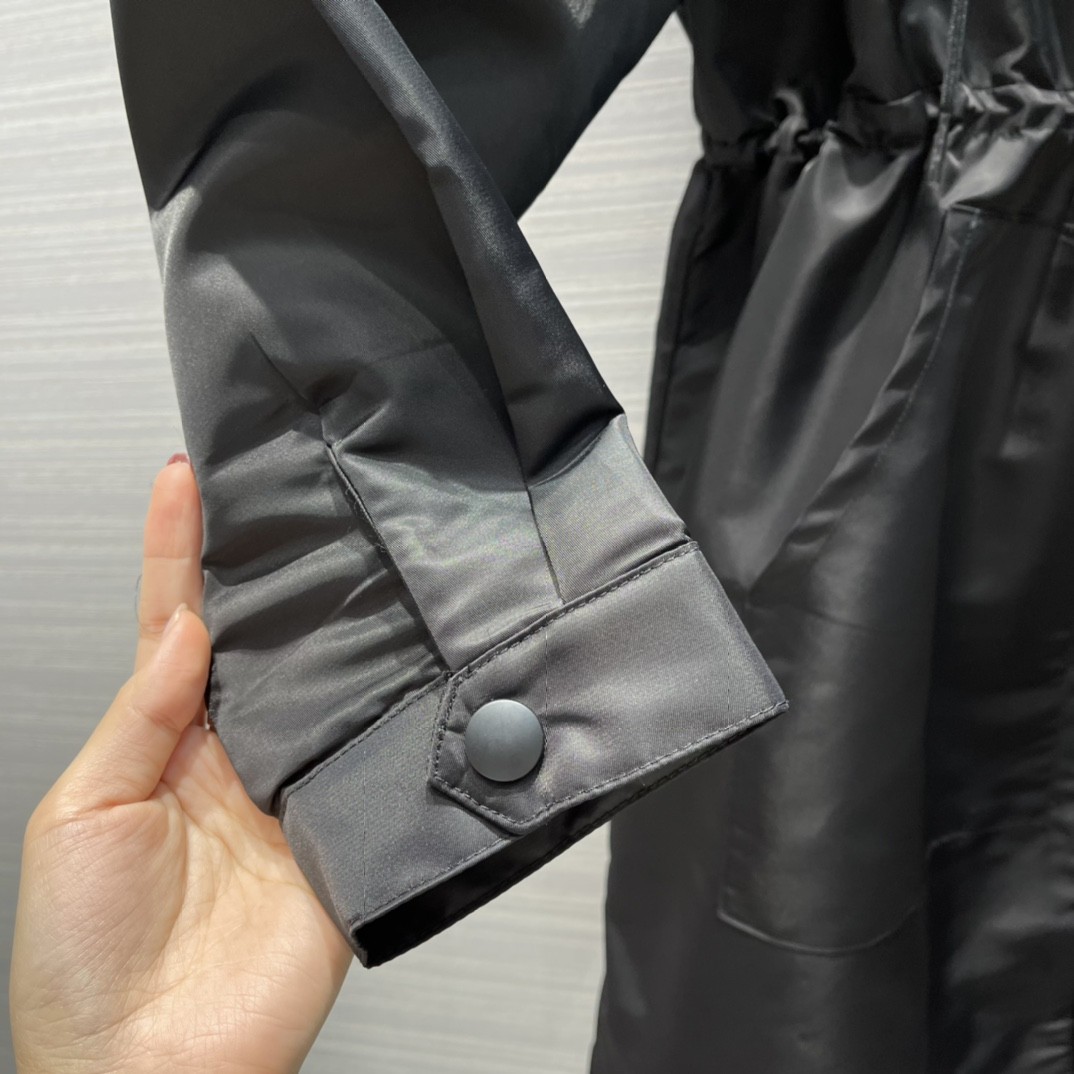 Top Prada long windproof jacket with waist design. Sizes: S, M, L.-Big cat