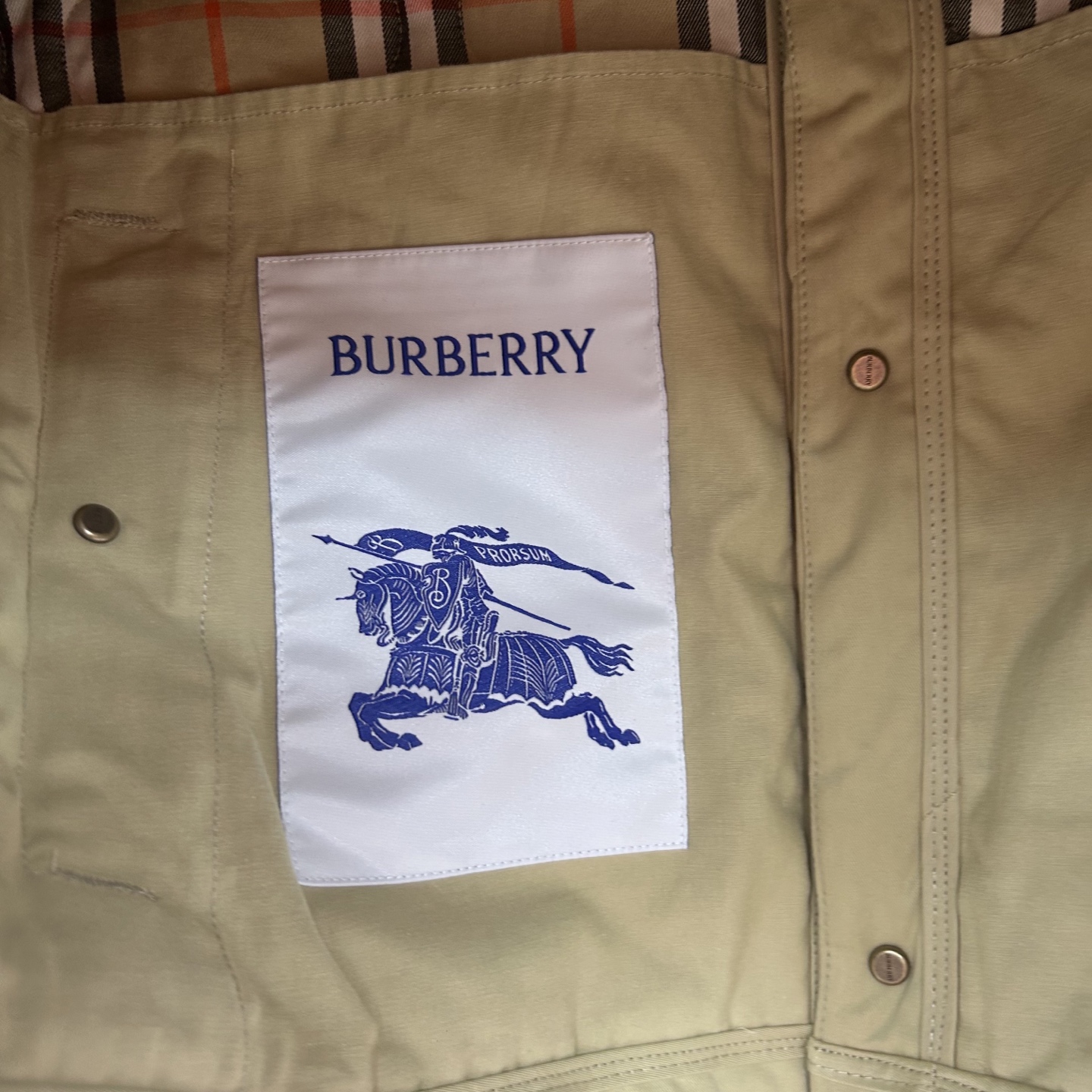 Burberry Quilted Gabardine Overshirt with Check Lining - Stylish & Durable 10 i1755752694075 740 0 7