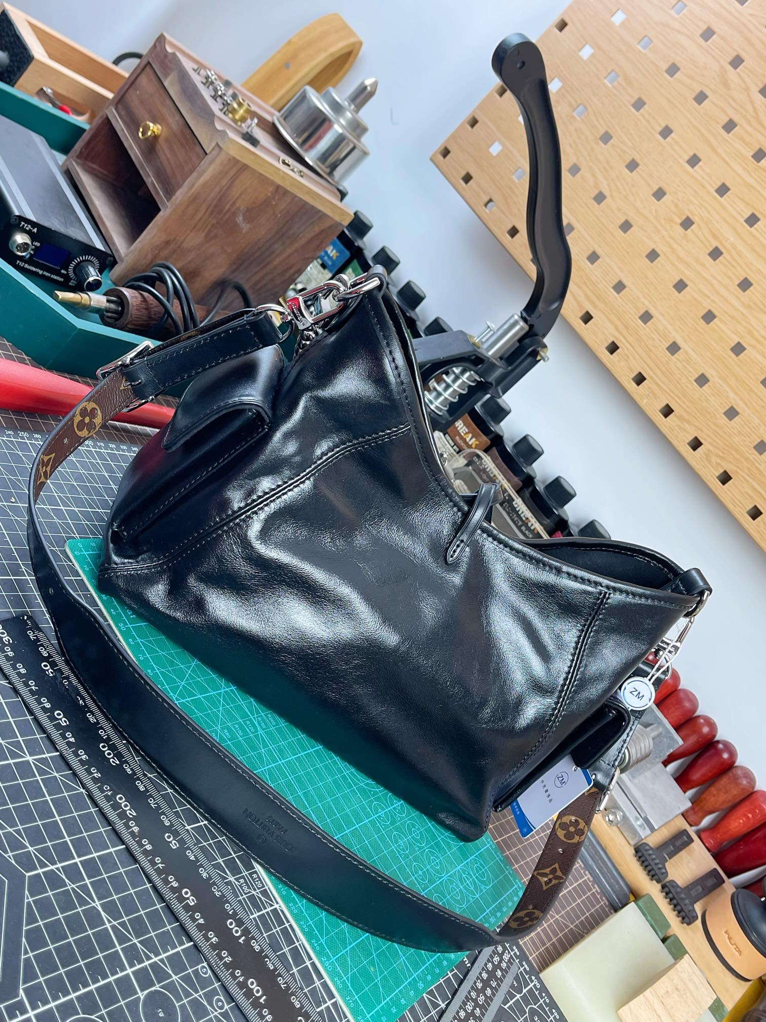 Z M CarryAll Cargo 手袋lv,包 3