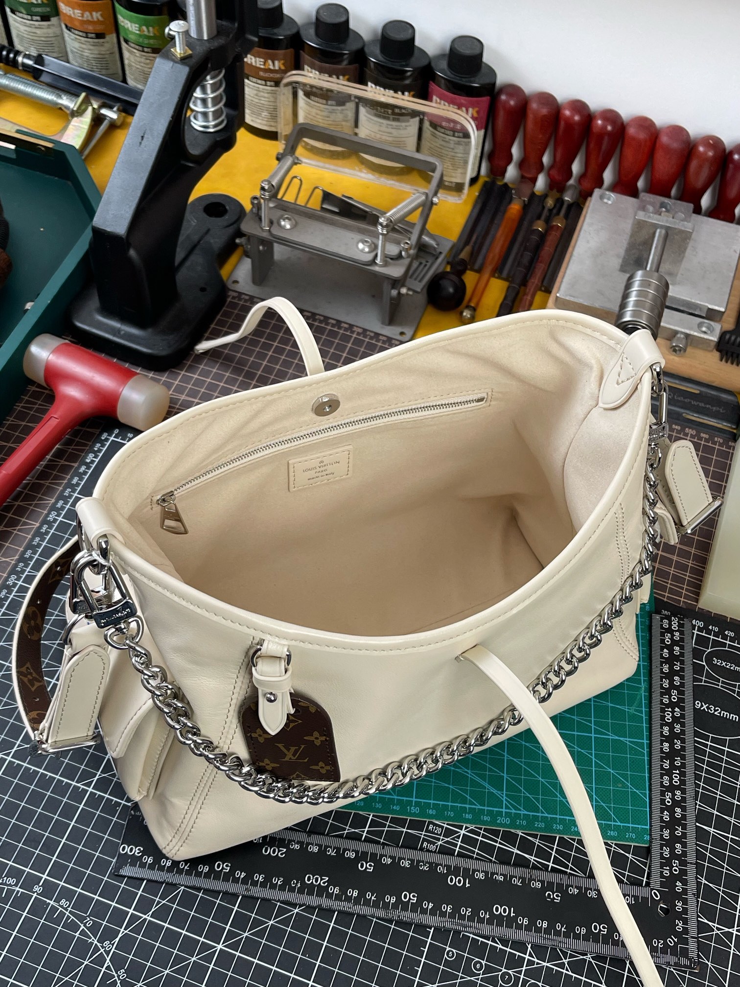 Z M CarryAll Cargo 手袋lv,包 8