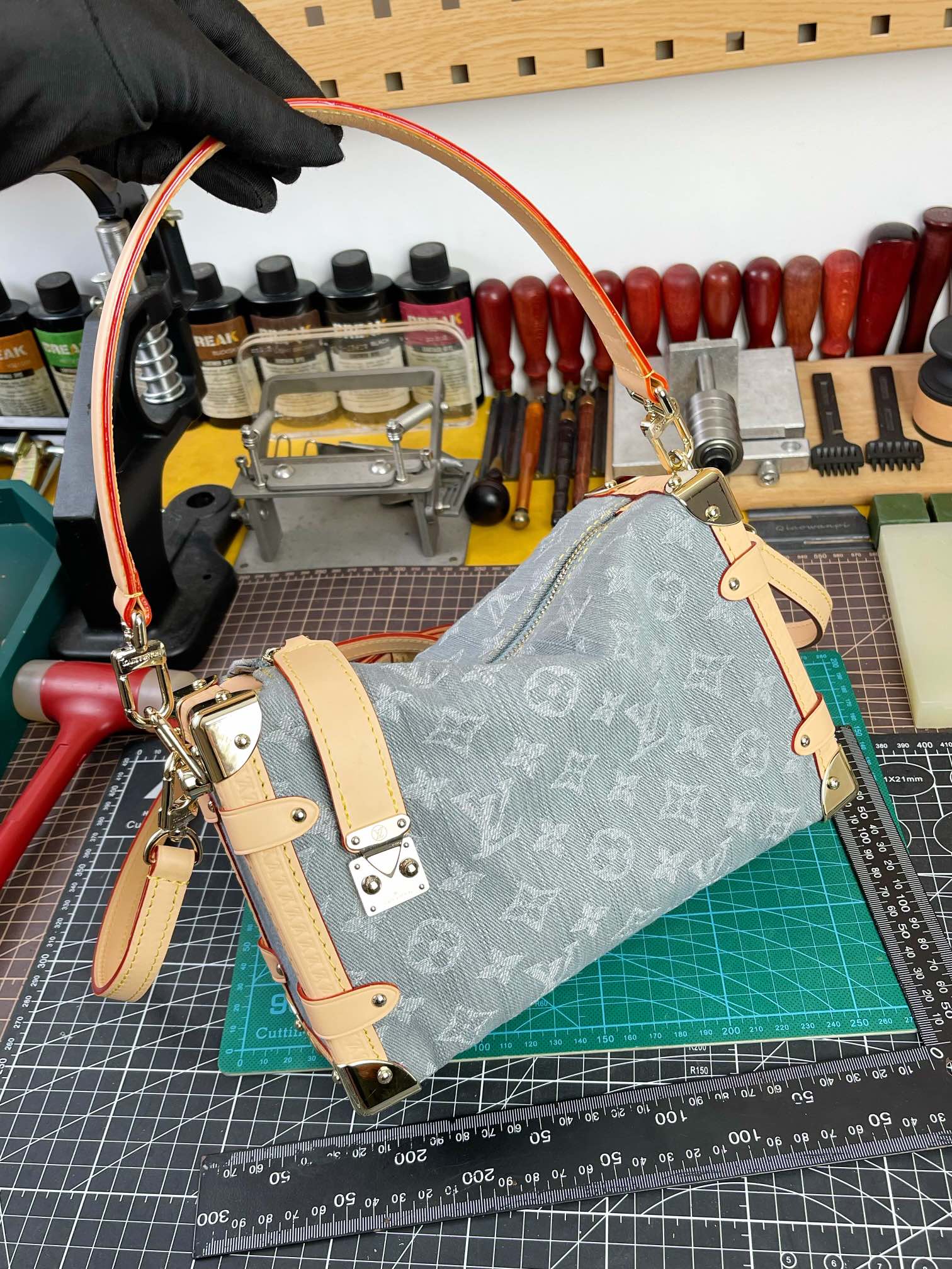 Louis Vuitton Monogram Denim 手袋lv,包 9