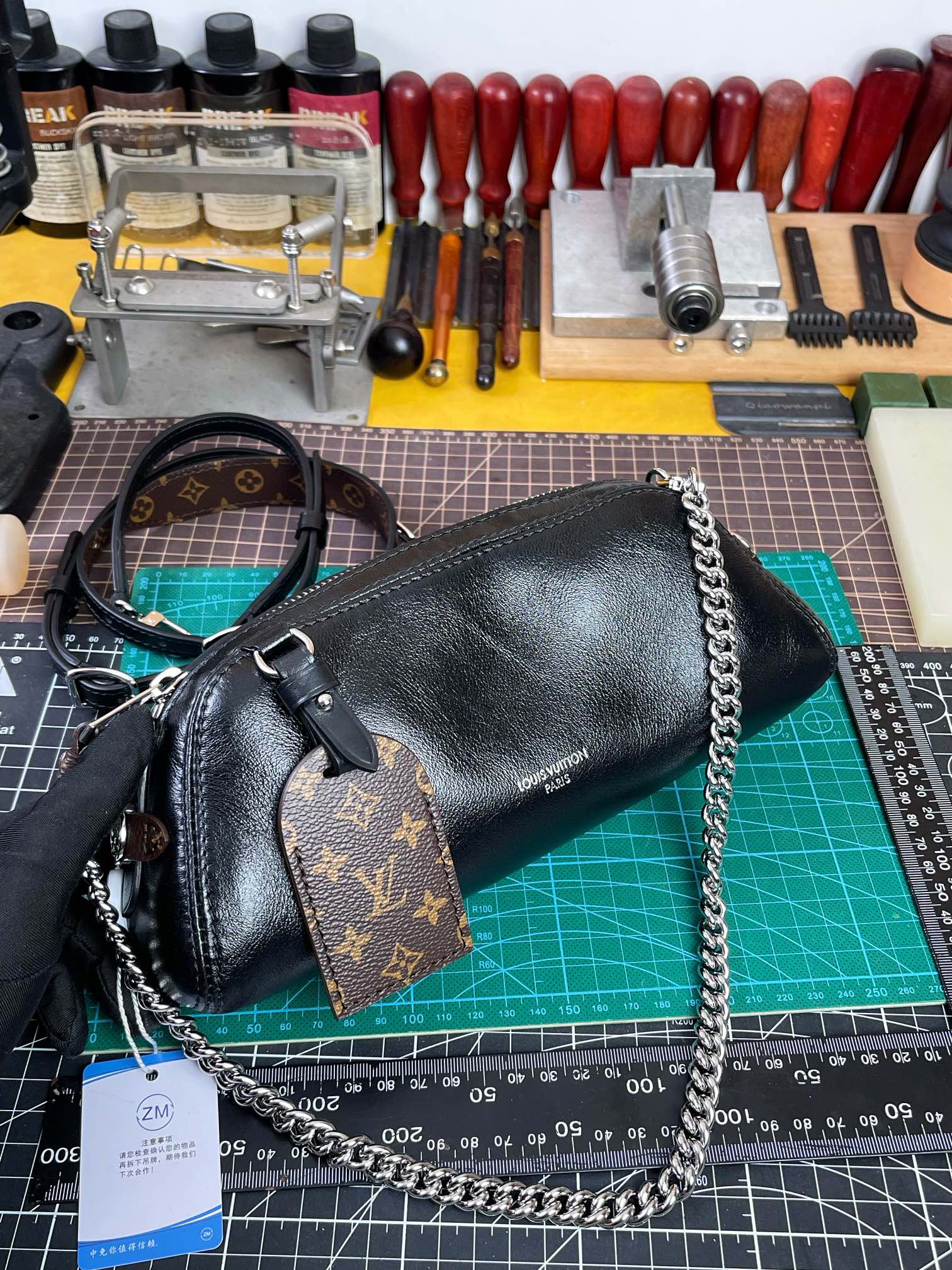 中免（Z M）原单天花板，163动态码
M1 J0BBxLBA
     Pochette Vibe ...