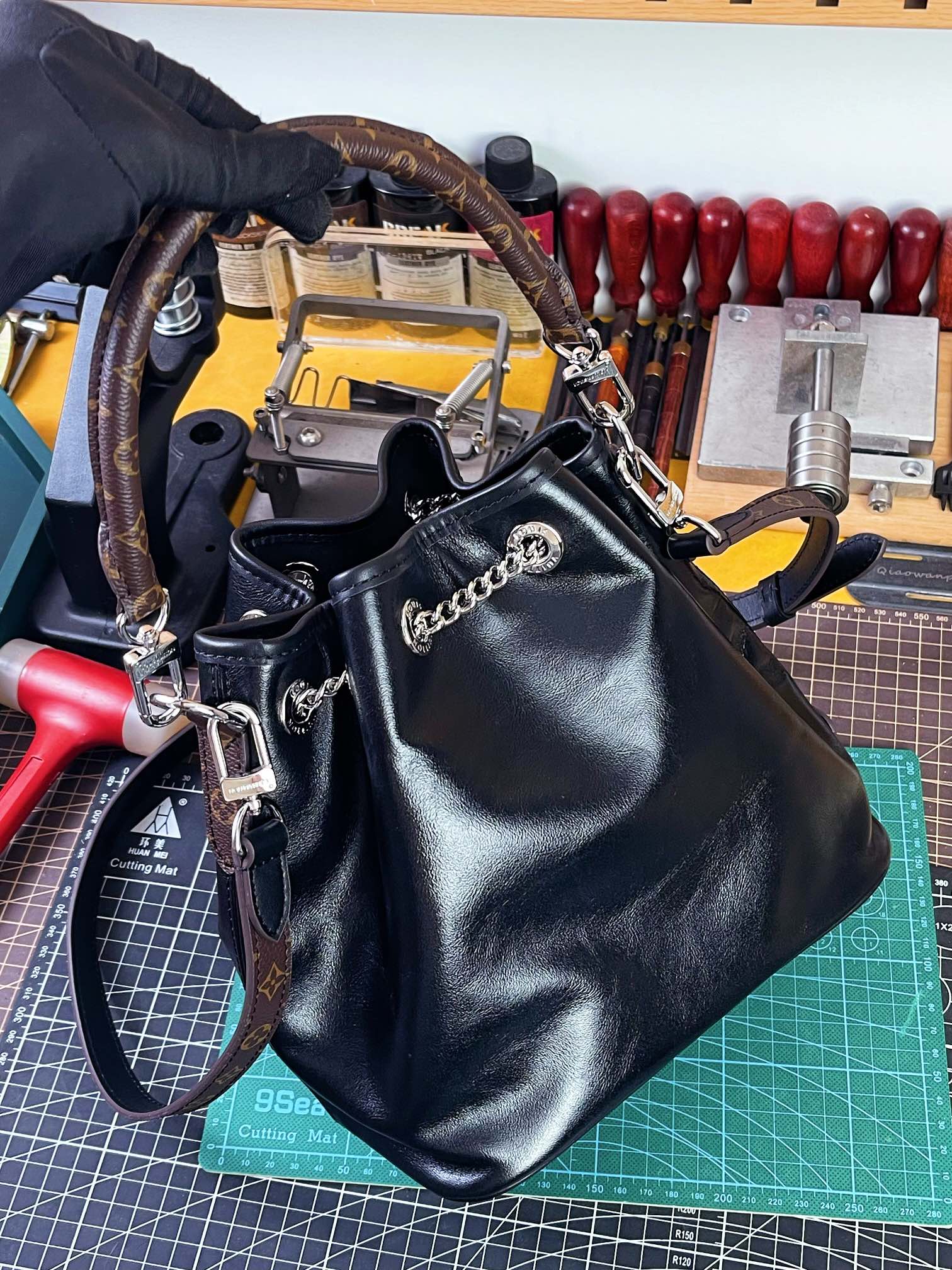 Louis Vuitton LV Vibe 手袋lv,包 2