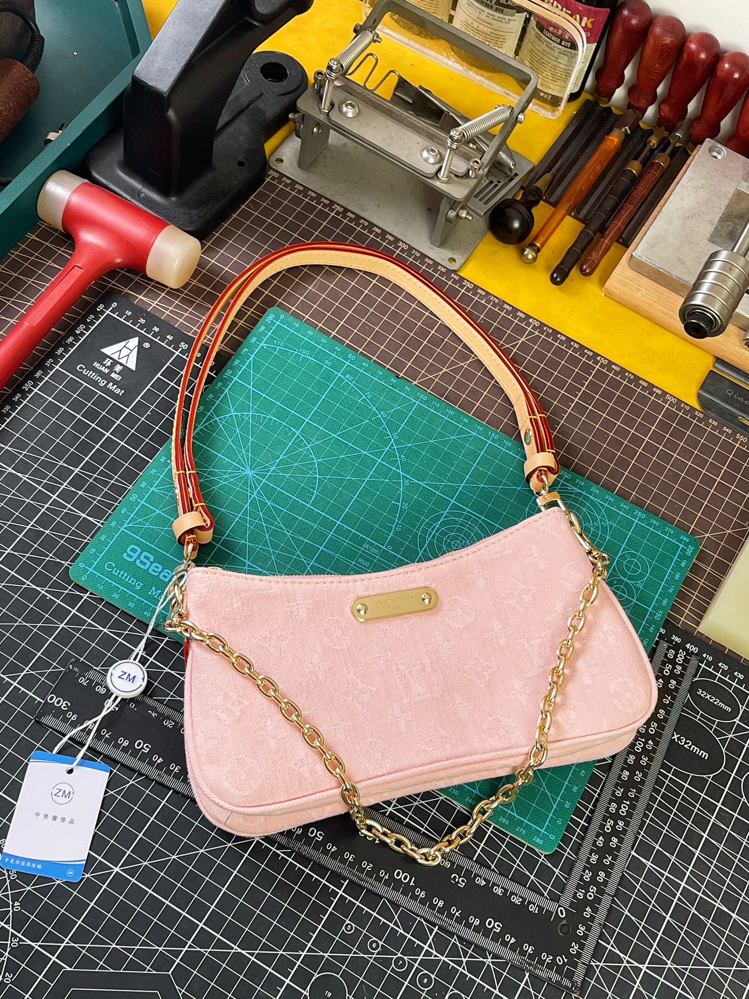 中免（Z M）原单天花板，163动态码 
M14159