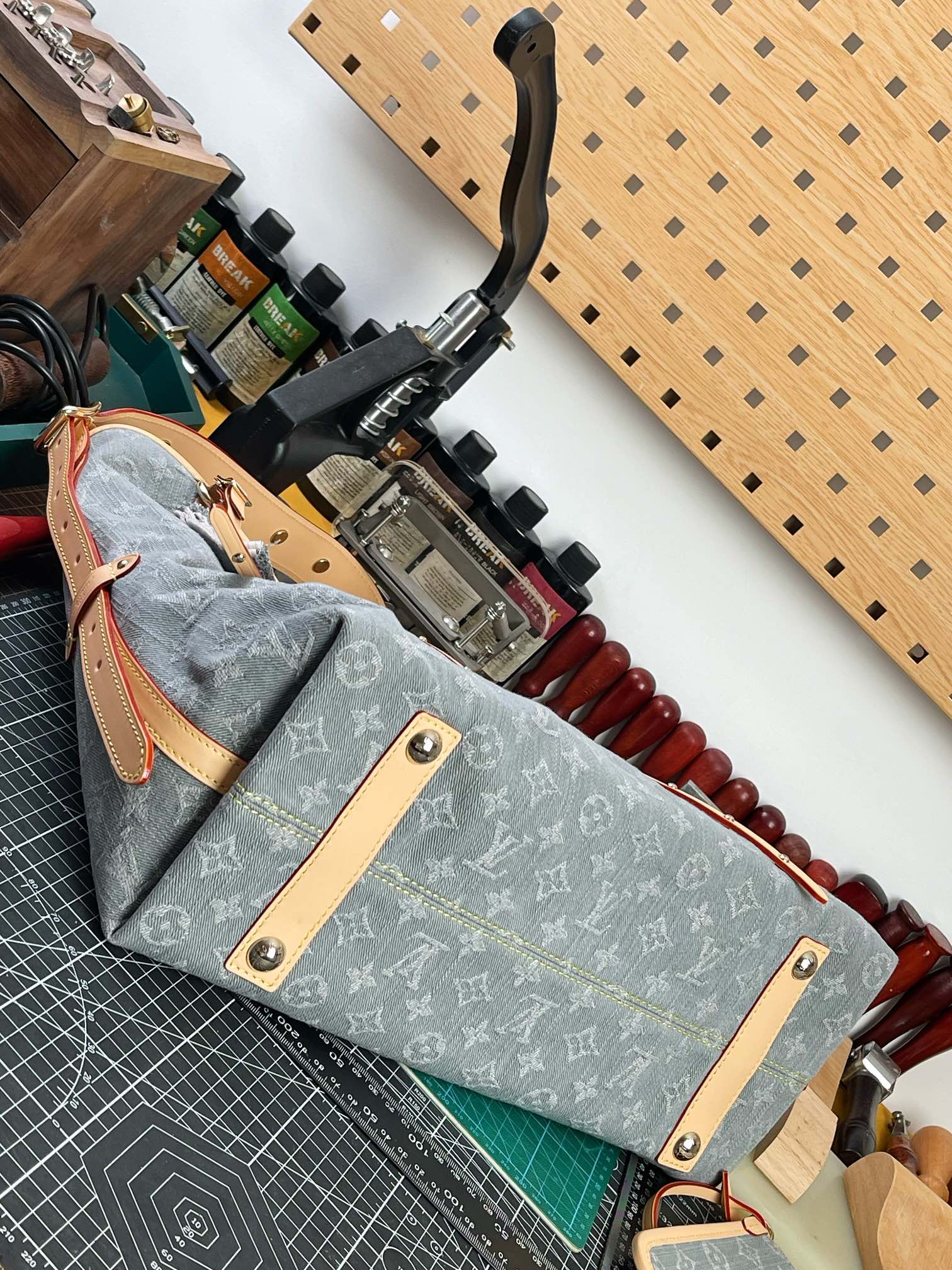 Louis Vuitton Monogram Denim 手袋lv,包 5