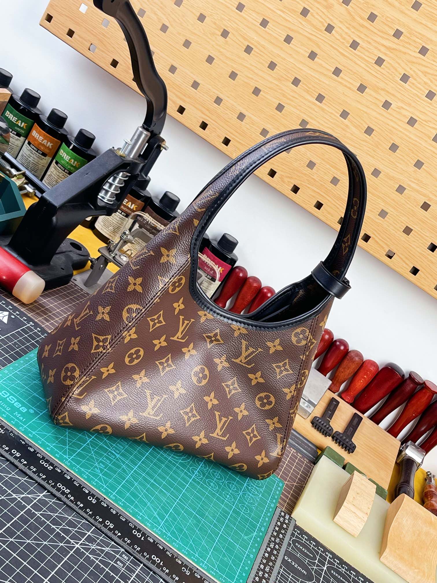 Louis Vuitton The Drop Handbaglv,包 3