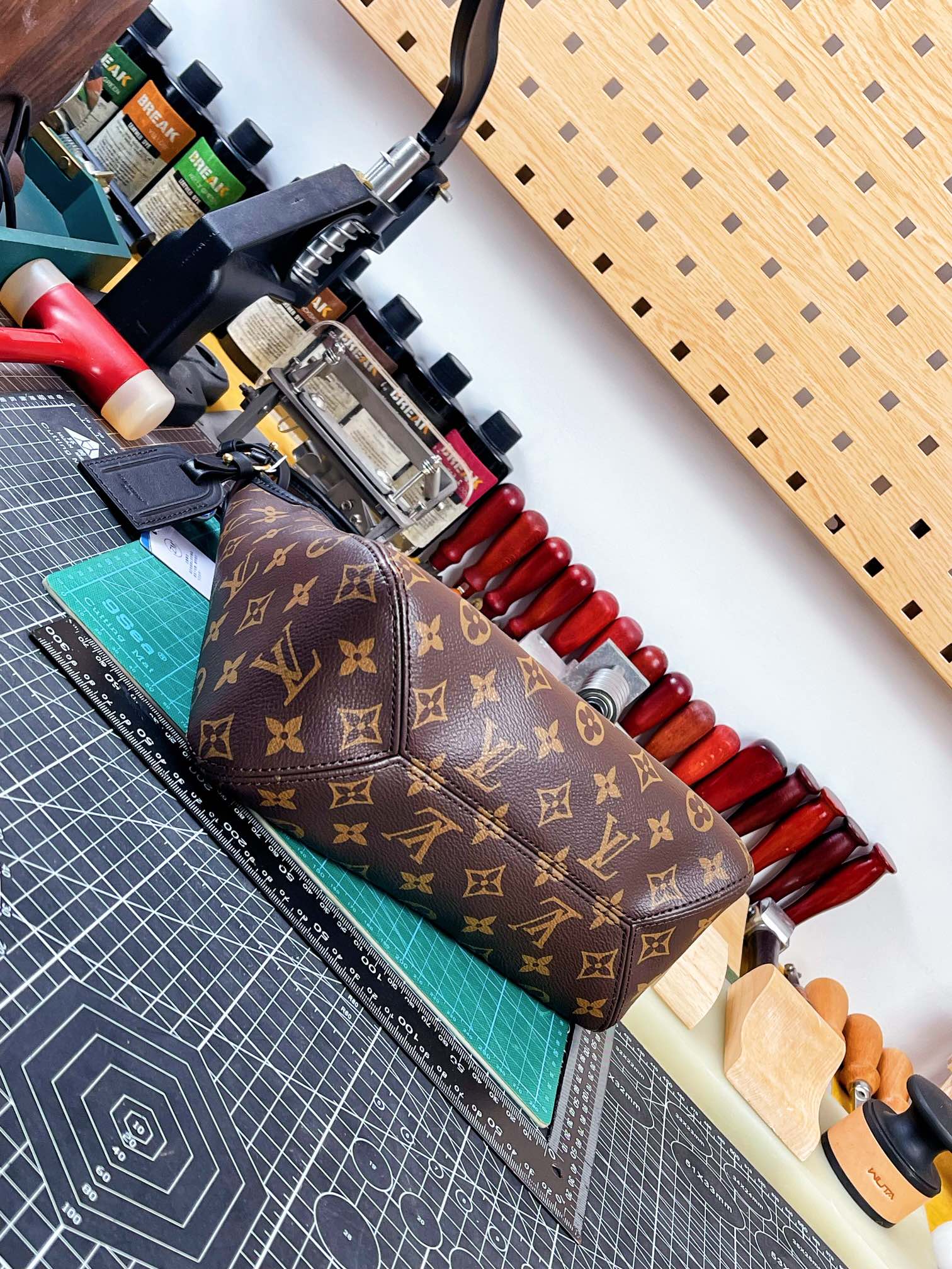 Louis Vuitton The Drop Handbaglv,包 4
