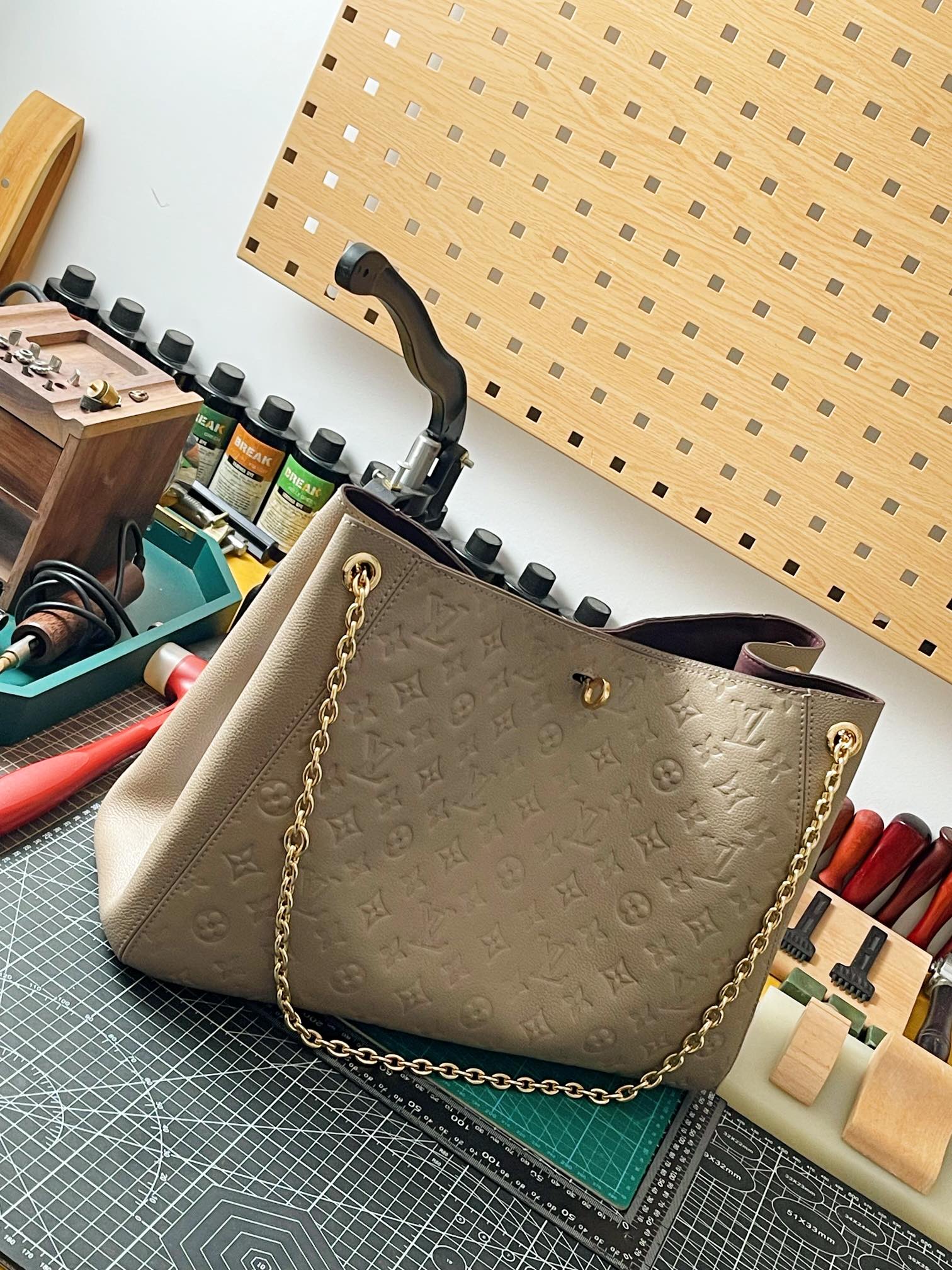 中免（Z M）原单天花板，163动态码 
M14658
   Anytime 中号手袋...