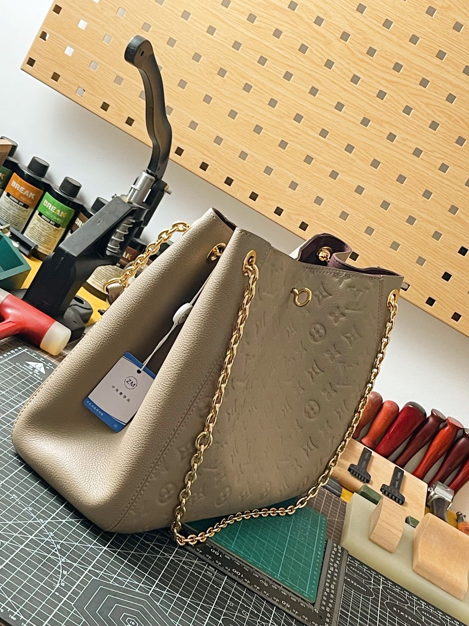 LV Promenade 手袋lv,包 2