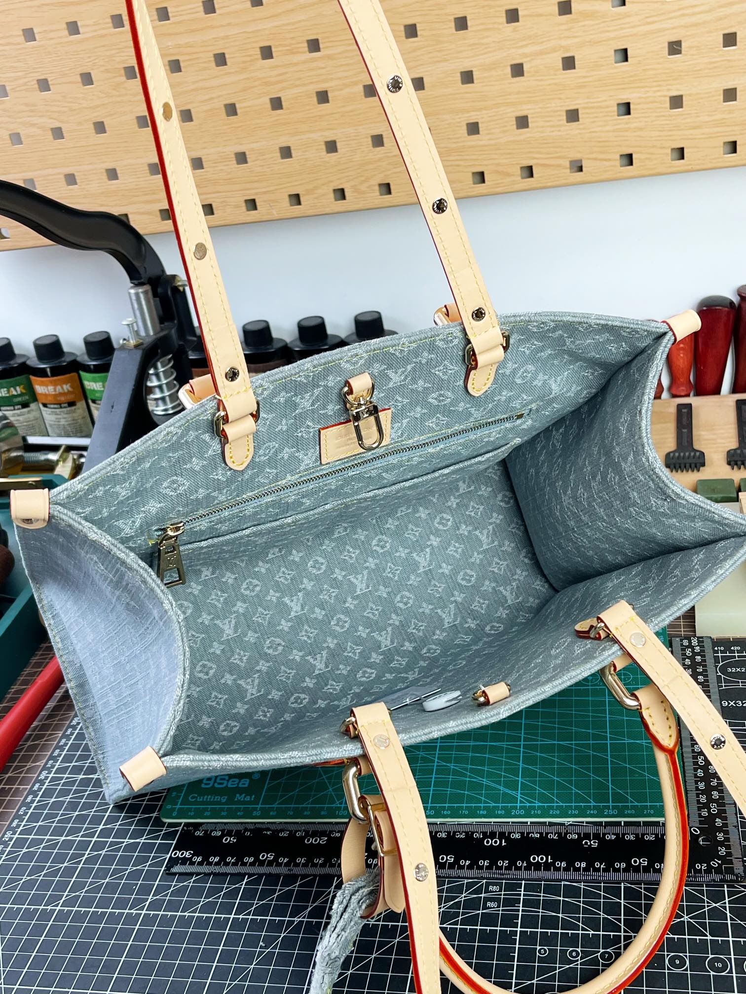 Louis Vuitton OnTheGo 手袋lv,包 8