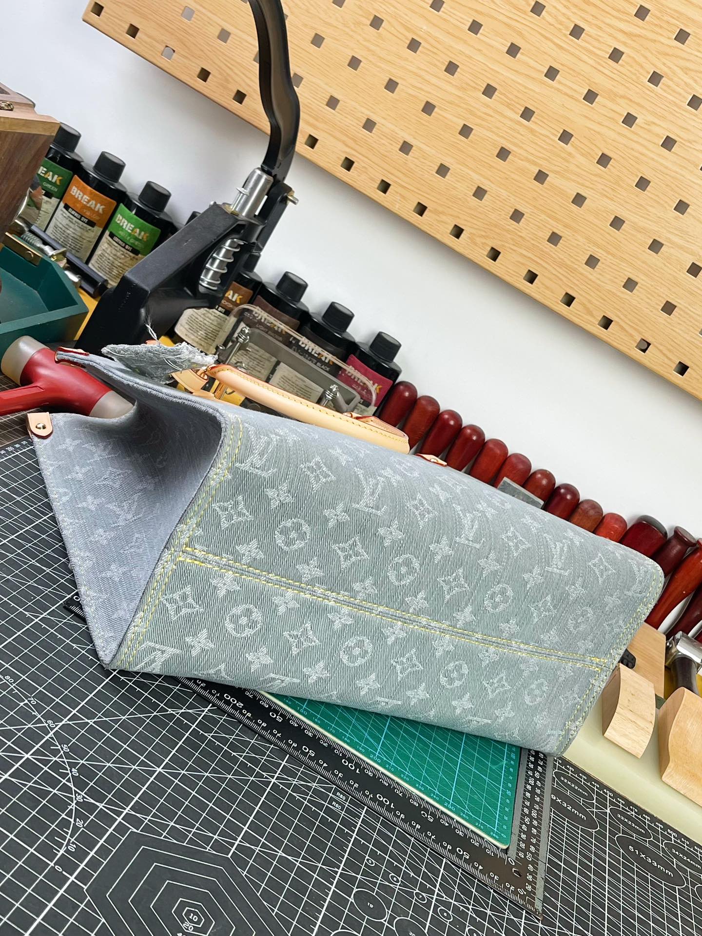 Louis Vuitton OnTheGo 手袋lv,包 4