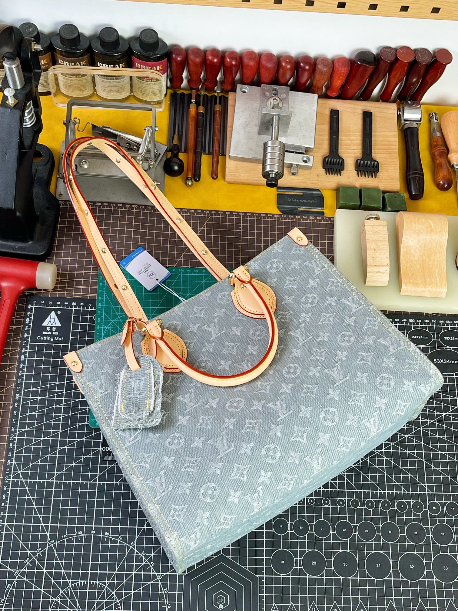 中免（Z M）原单天花板，163动态码 
M13189