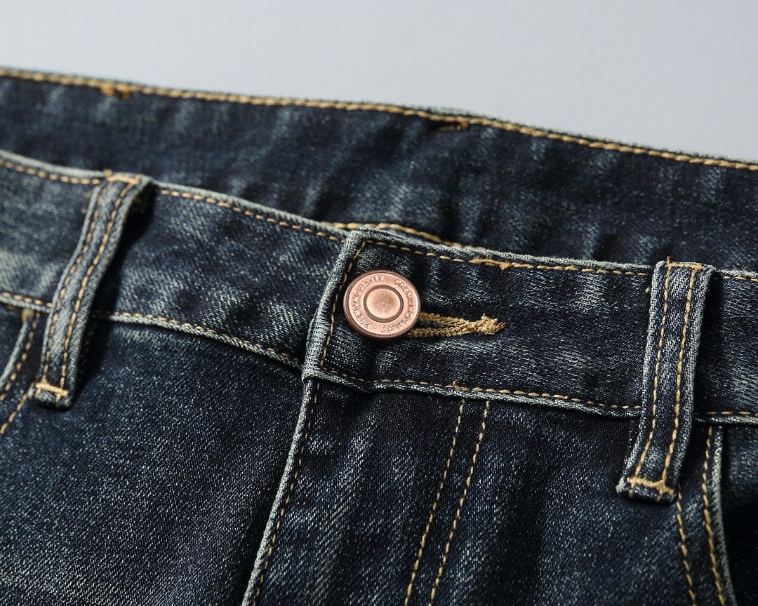  巴宝莉 新品高端牛仔裤👖厚款秋冬系列产品、男装修身牛仔裤💎高品质小脚裤、弹力纤维面料柔软有质感！一流的