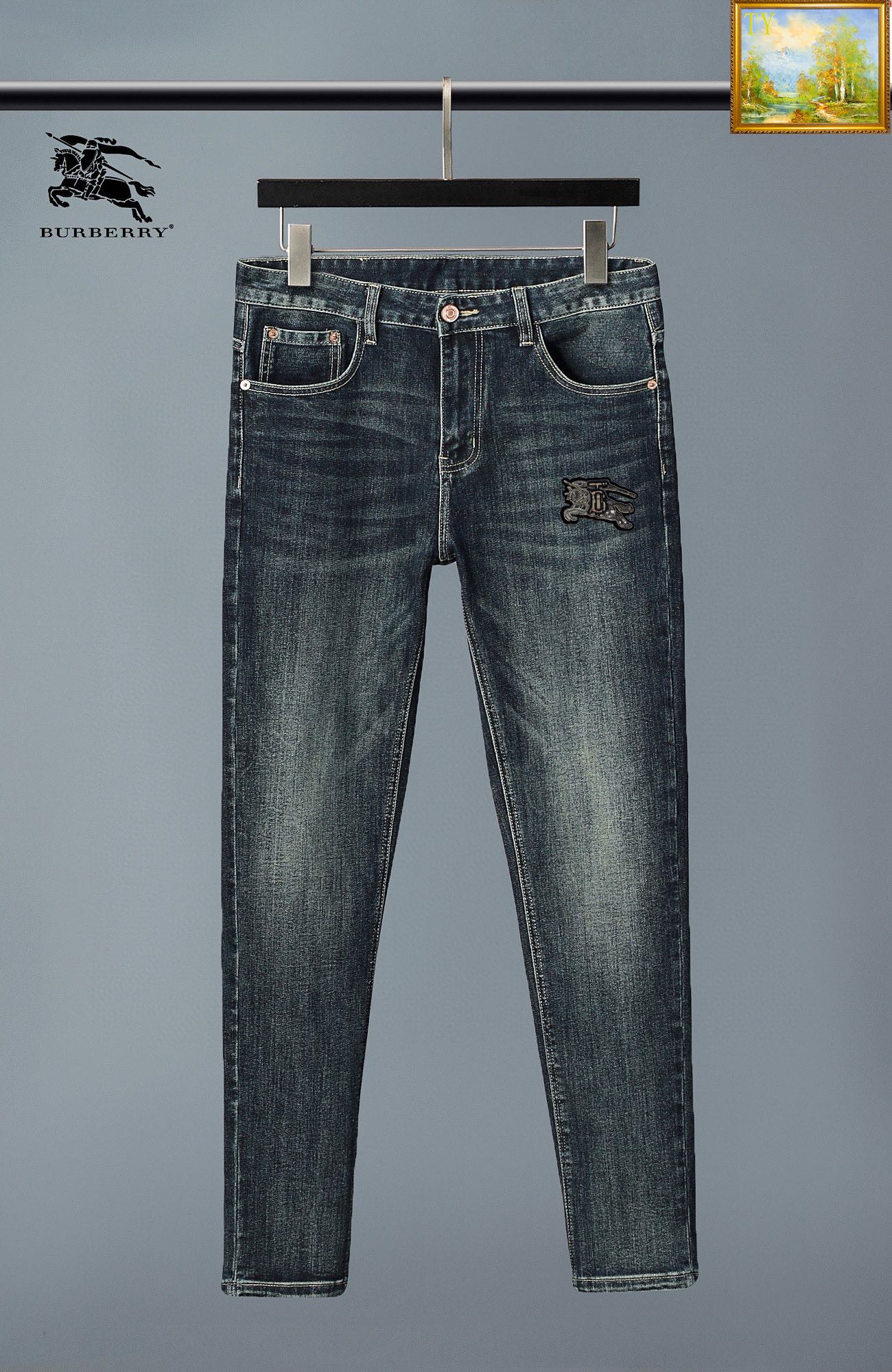  巴宝莉 新品高端牛仔裤👖厚款秋冬系列产品、男装修身牛仔裤💎高品质小脚裤、弹力纤维面料柔软有质感！一流的