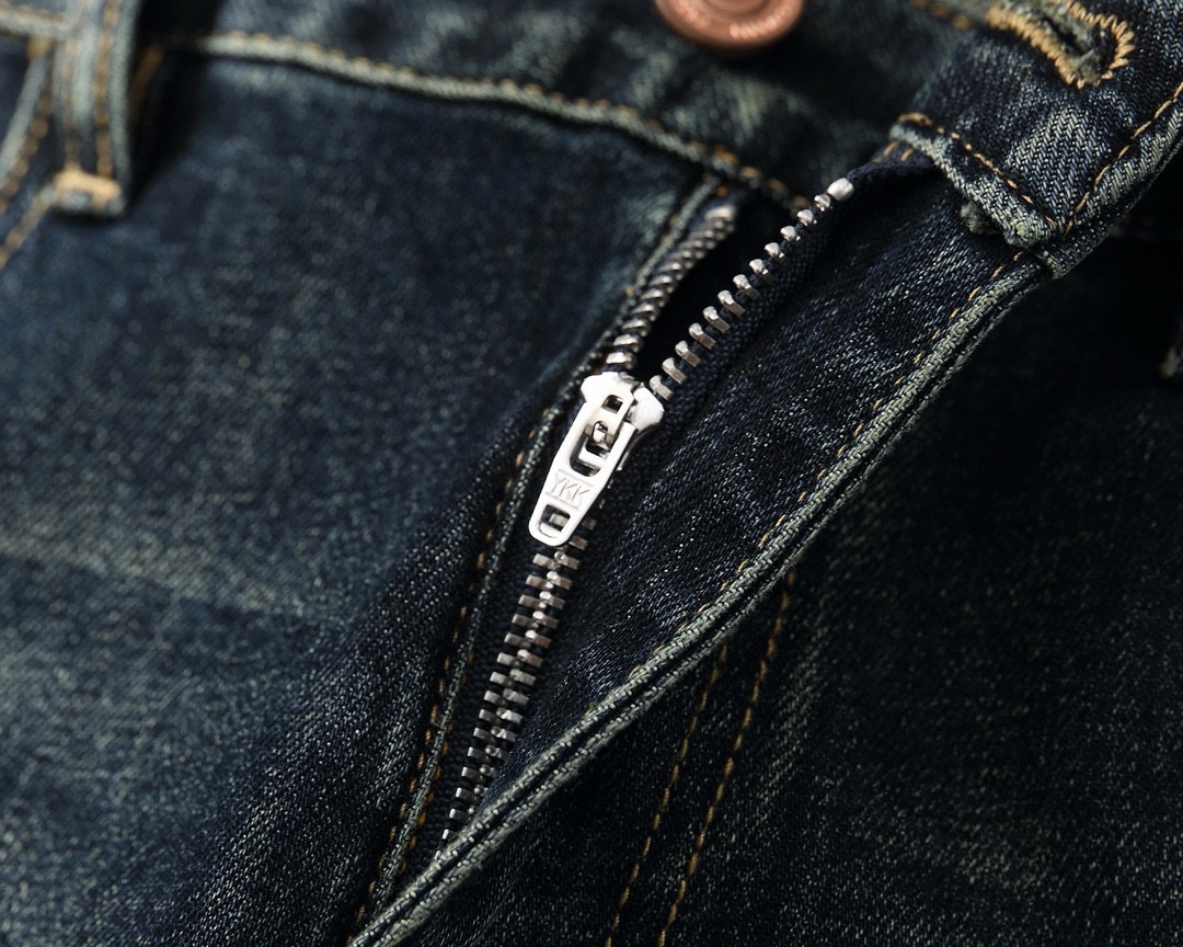  巴宝莉 新品高端牛仔裤👖厚款秋冬系列产品、男装修身牛仔裤💎高品质小脚裤、弹力纤维面料柔软有质感！一流的