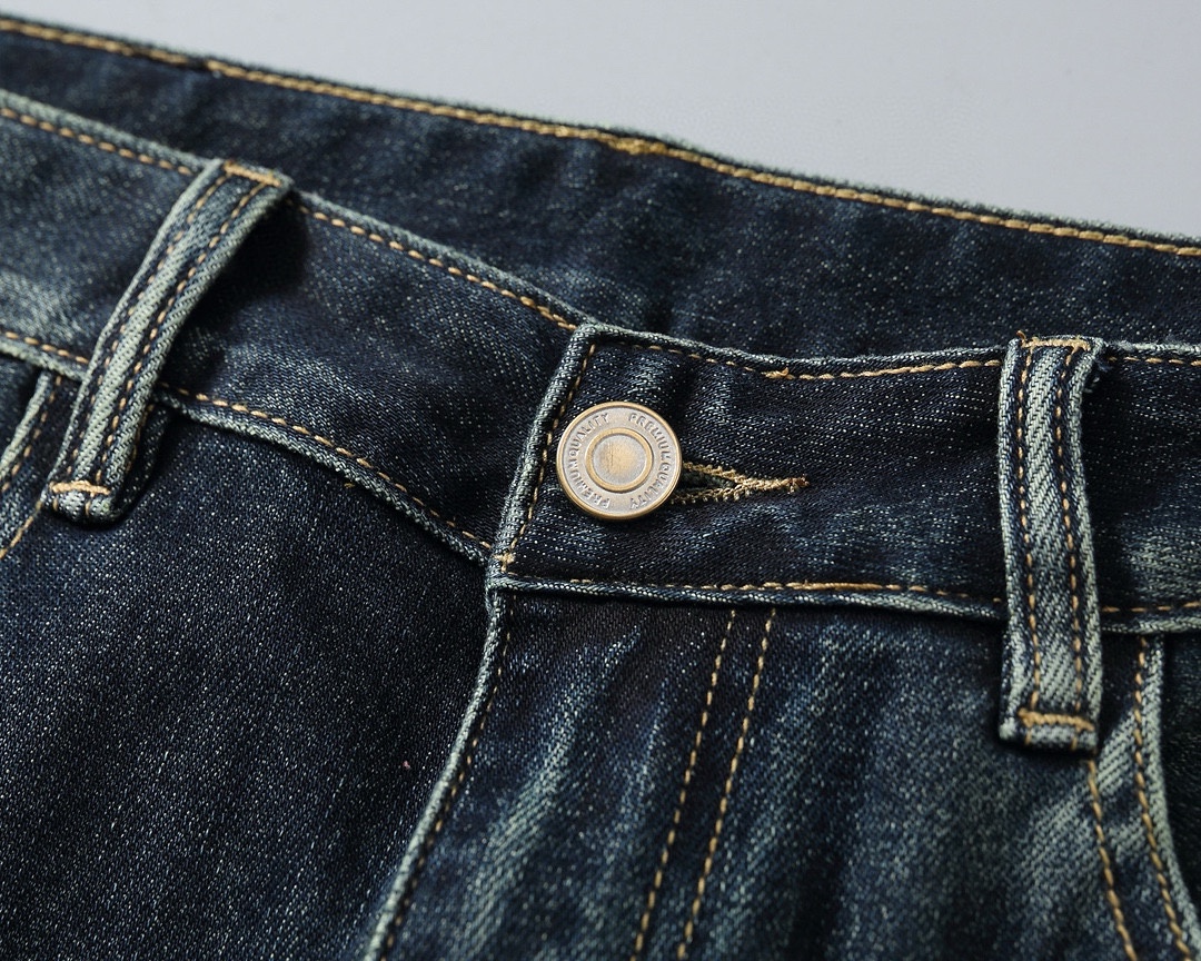  LV 新品高端牛仔裤👖厚款秋冬系列产品、男装修身牛仔裤💎高品质小脚裤、弹力纤维面料柔软有质感！一流的设