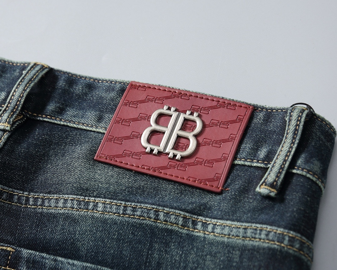  巴黎世家 新品高端牛仔裤👖厚款秋冬系列产品、男装修身牛仔裤💎高品质小脚裤、弹力纤维面料柔软有质感！一流