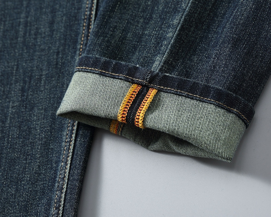  巴黎世家 新品高端牛仔裤👖厚款秋冬系列产品、男装修身牛仔裤💎高品质小脚裤、弹力纤维面料柔软有质感！一流