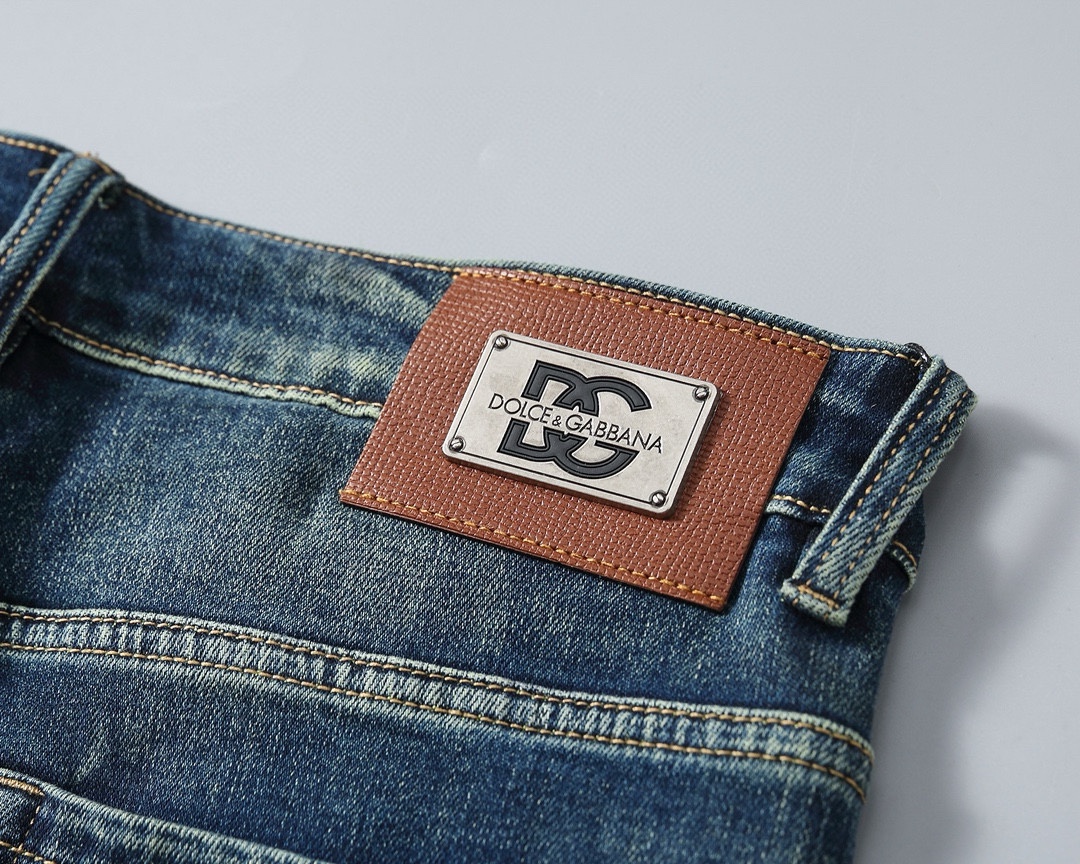  D&G 新品高端牛仔裤👖厚款秋冬系列产品、男装修身牛仔裤💎高品质小脚裤、弹力纤维面料柔软有质感！一流的