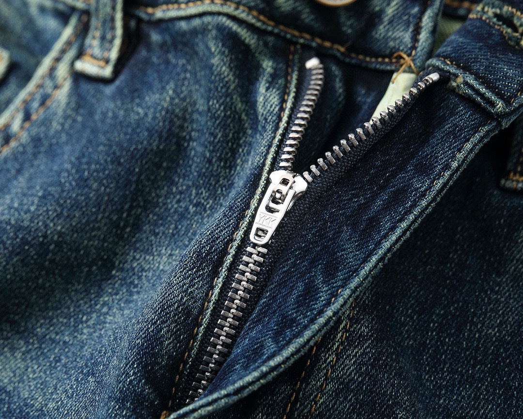  D&G 新品高端牛仔裤👖厚款秋冬系列产品、男装修身牛仔裤💎高品质小脚裤、弹力纤维面料柔软有质感！一流的