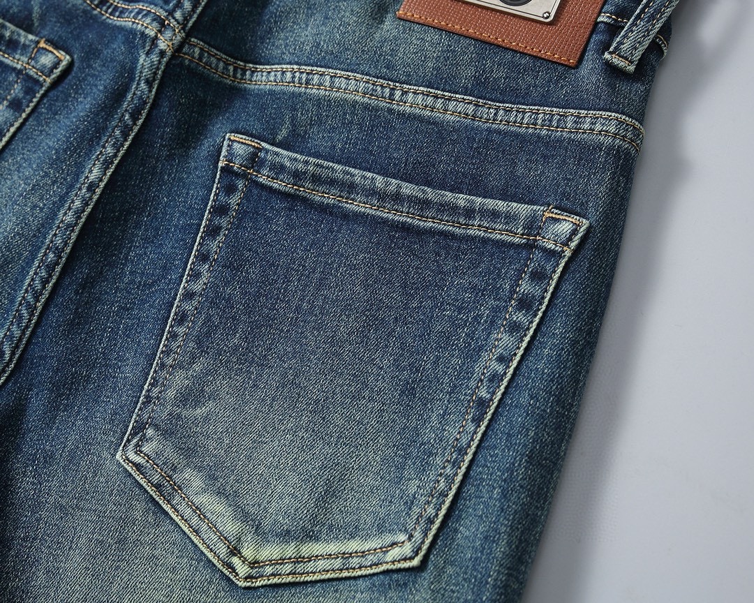  D&G 新品高端牛仔裤👖厚款秋冬系列产品、男装修身牛仔裤💎高品质小脚裤、弹力纤维面料柔软有质感！一流的