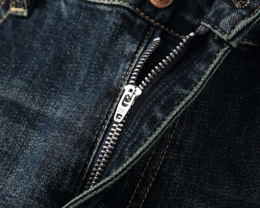  纪梵希 新品高端牛仔裤👖厚款秋冬系列产品、男装修身牛仔裤💎高品质小脚裤、弹力纤维面料柔软有质感！一流的