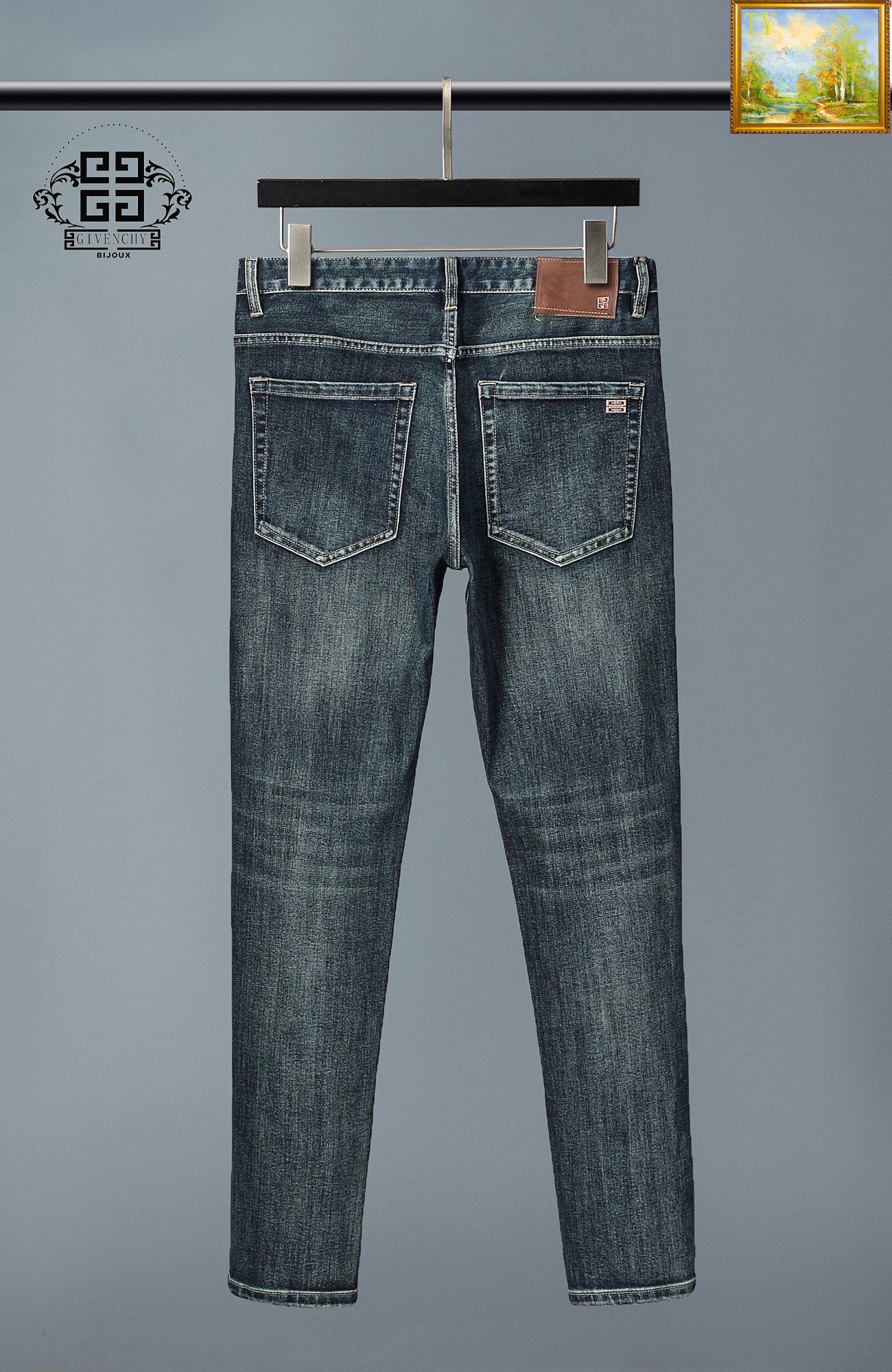  纪梵希 新品高端牛仔裤👖厚款秋冬系列产品、男装修身牛仔裤💎高品质小脚裤、弹力纤维面料柔软有质感！一流的