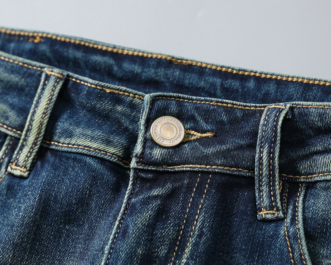  巴黎世家 新品高端牛仔裤👖厚款秋冬系列产品、男装修身牛仔裤💎高品质小脚裤、弹力纤维面料柔软有质感！一流