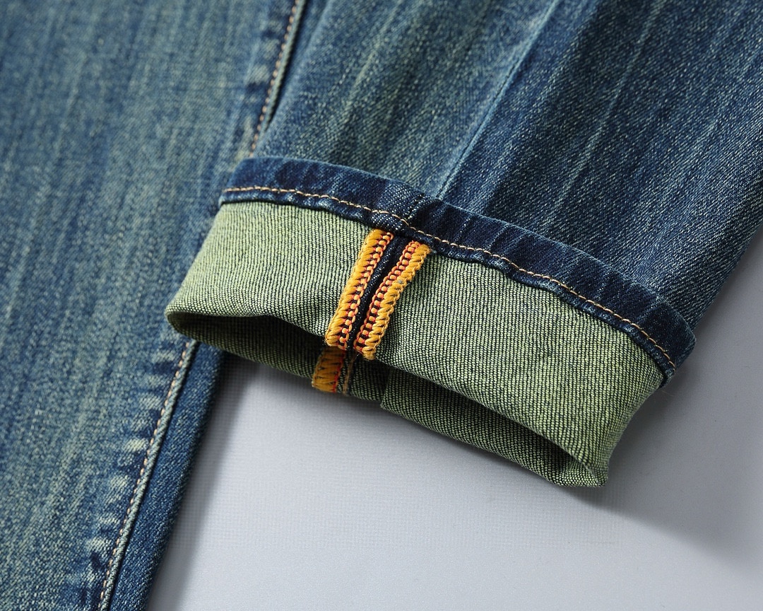  巴黎世家 新品高端牛仔裤👖厚款秋冬系列产品、男装修身牛仔裤💎高品质小脚裤、弹力纤维面料柔软有质感！一流