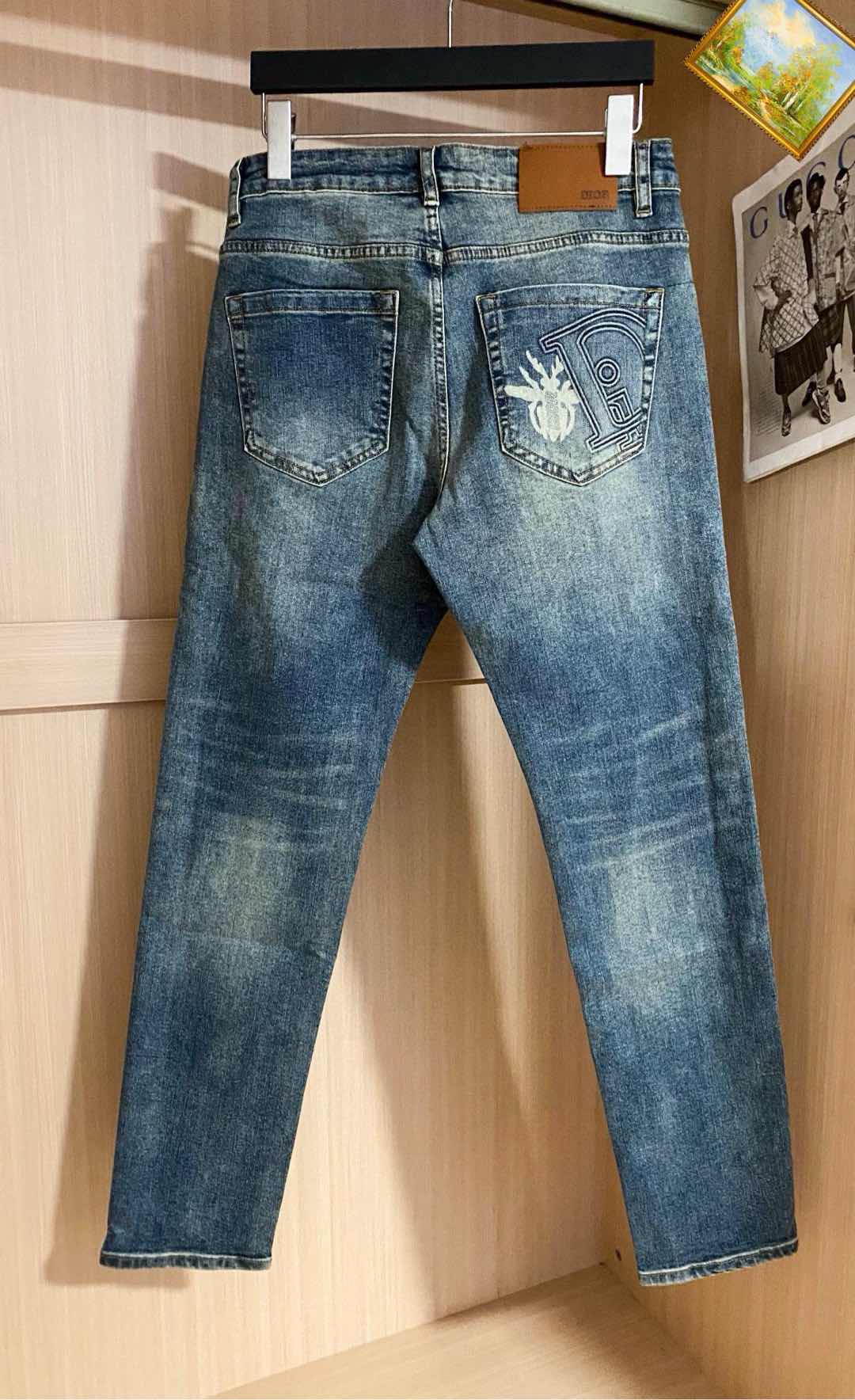  DIOR 新品高端牛仔裤👖厚款秋冬系列产品、男装修身牛仔裤💎高品质小脚裤、弹力纤维面料柔软有质感！一流