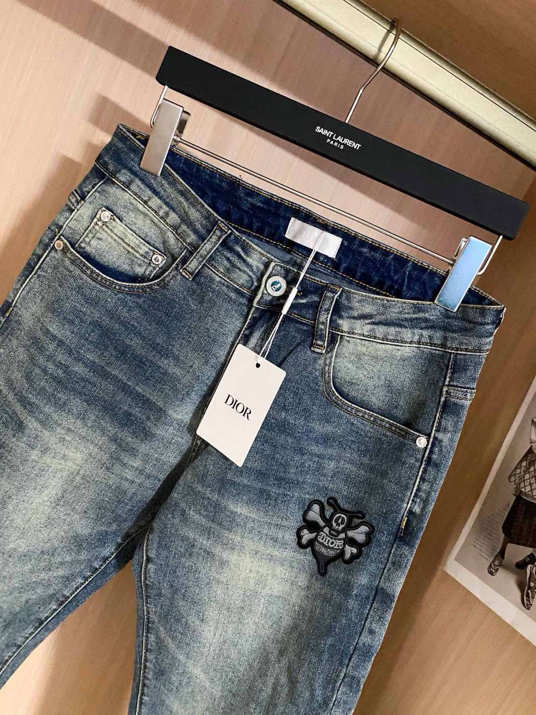  DIOR 新品高端牛仔裤👖厚款秋冬系列产品、男装修身牛仔裤💎高品质小脚裤、弹力纤维面料柔软有质感！一流