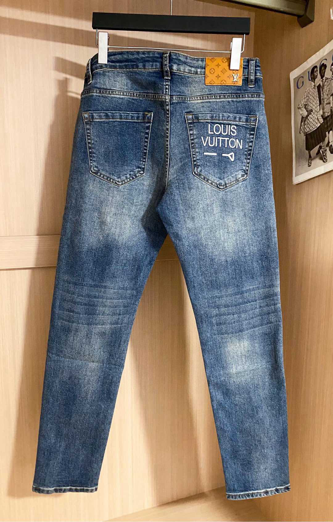  LV 新品高端牛仔裤👖厚款秋冬系列产品、男装修身牛仔裤💎高品质小脚裤、弹力纤维面料柔软有质感！一流的设