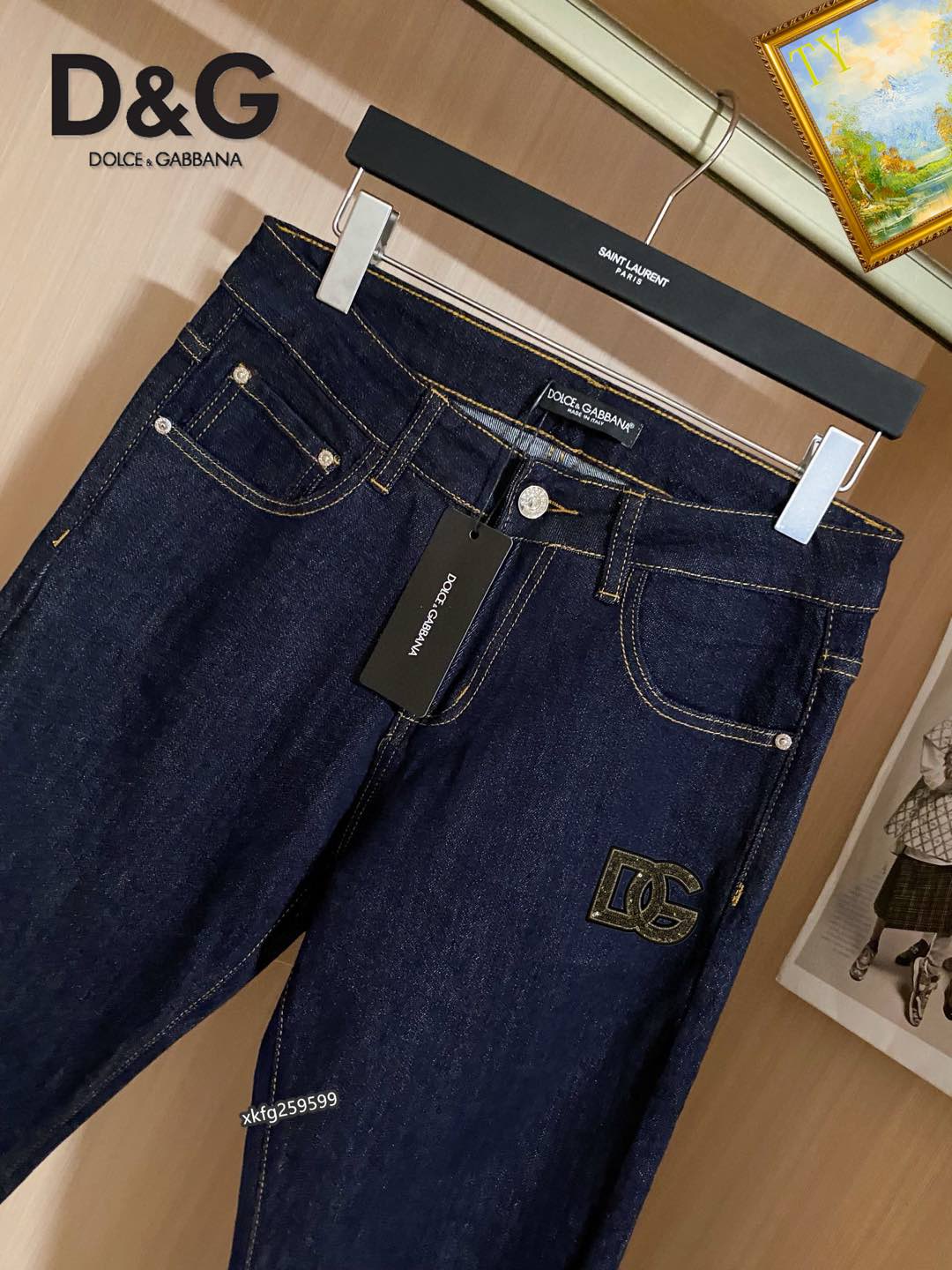  D&G 新品高端牛仔裤👖厚款秋冬系列产品、男装修身牛仔裤💎高品质小脚裤、弹力纤维面料柔软有质感！一流的