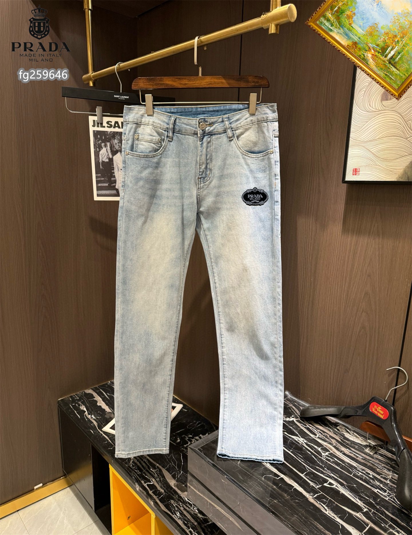 NO:135169,Prada's latest hit jeans in 2025, using European imported customer-supplied fabrics!  Original hardware accessories!  Heavy industry washing buffet craftsmanship, super high fabric workmanship, perfect shipment, soft, delicate and comfortable feel, slightly elastic fabric, and leather hardware design on the back waist. Let you be casual and fashionable and trendy!  Recommended code count 28-38, prada, jeans, alexander wang19860909普拉达 2025最新爆款牛仔裤,采用欧洲进口客供面料！原版五金辅料！重工洗水牛仔工艺、面料超高做工完美出货,手感柔软细腻舒适,面料微弹,后腰皮牌五金设计.让你休闲时尚于潮流完美结合！值得推荐 码数28-38,,prada,jeans,alexander wang,Men's clothing