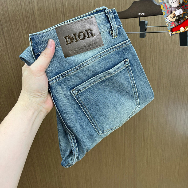 NO:429313,DIOR 25S spring and summer men's casual jeans......Made of cotton denim fabric, soft texture without losing muscles and bones, dry and tough feel. Classic iconic brand logo, soul-like embellishment. All indicators are top-quality, which naturally brings an excellent body feel!  !  !  Number of codes 28-3837, dior, jeans, alexander wang19860909DIOR 25S春夏男士休闲牛仔裤.......棉质牛仔面料打造 质地柔软又不失筋骨,手感干爽有韧性 经典的标志性品牌徽标,灵魂般的点缀 各项指标皆为上品,自然带来极佳的上身体感！！！码数28-3837,,dior,jeans,alexander wang,Men's clothing