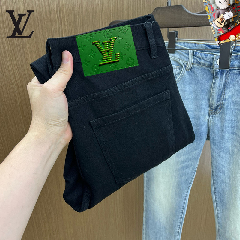 NO:429298,LV 25S spring and summer men's casual jeans......Made of cotton denim fabric, soft texture without losing muscles and bones, dry and tough feel. Classic iconic brand logo, soul-like embellishment. All indicators are top-quality, which naturally brings an excellent body feel!  !  !  Count 28-3837, louis vuitton,jeans,alexander wang19860909LV 25S春夏男士休闲牛仔裤.......棉质牛仔面料打造 质地柔软又不失筋骨,手感干爽有韧性 经典的标志性品牌徽标,灵魂般的点缀 各项指标皆为上品,自然带来极佳的上身体感！！！码数28-3837,,louis vuitton,jeans,alexander wang,Men's clothing