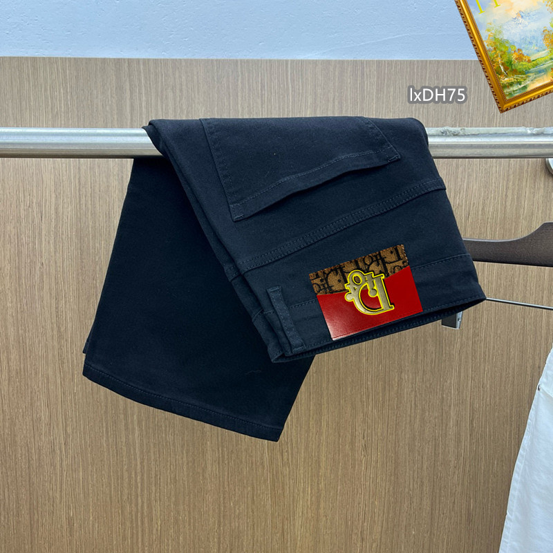 NO:429334,DIOR 2025ss Spring and Summer New Men's Jeans Shorts Selected Imported Denim Denim Fabric Heavy Industry Environmentally friendly Washing Soft Handle and Wear Resistance Small Straight Slim and Slim, Perfect Details, Selected High Quality of Hardware and Auxiliary Materials, Fine Workmanship, Absolutely Extraordinary Products, Number of 28-38, Dior, Shorts, Jeans, Alexander Wang19860909DIOR 2025ss春夏新款男士牛仔裤 短裤精选进口丹宁牛仔面料 重工环保洗水 手感柔和 兼备耐磨性 版型小直筒 微弹力显瘦修身,细节完美,五金辅料精选高等品质,做工精细,绝非凡品,码数28-38,,dior,shorts,jeans,alexander wang,Men's clothing