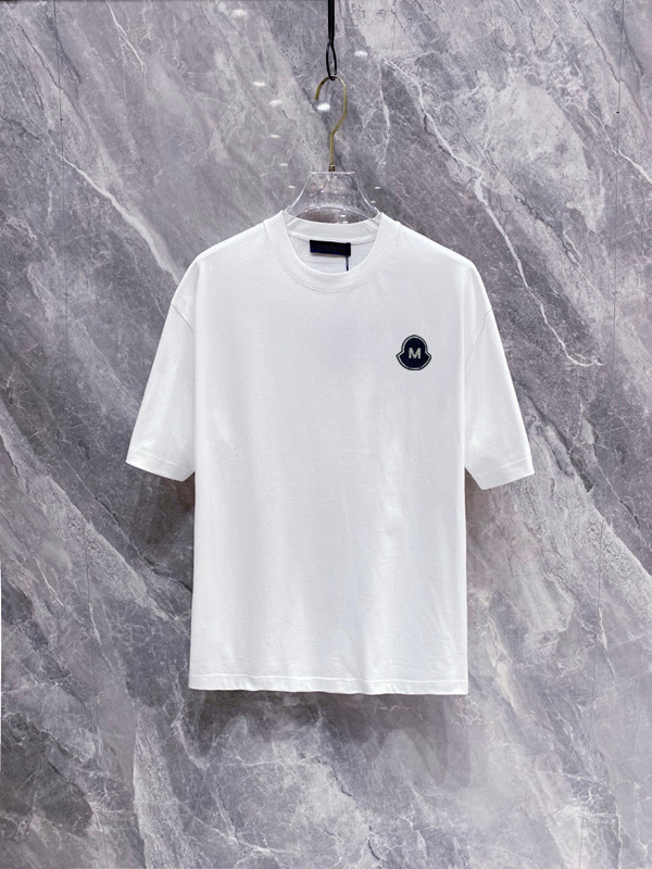NO:438236,The latest high-end product for men in 2025, the letter logo print pattern on the chest adds vitality!  The most classic and clear combination of cleanliness and pure. Must-in-apply recommendation!  Made of 1 gram double-strand mercerized fabric, with clear texture, showing high-end luxury quality. Classic round neck design. Simple and elegant!  !  Double elevation specifications!  !  Invincible and versatile, suitable for people of all ages, the details are handled very well, and you don’t want to take off your upper body!  Used with double-strand mercerized fabric, color black and white M-XXXL, Moncler, T-shirt, alexander wang19860909蒙口 2025最新男士高端好货,胸前字母徽标印花图案增添活力感！最经典一目了然的干净与纯粹的结合.必入款推荐！选用1克双股丝光面料制成 纹理清晰,尽显高端奢华品质.经典圆领设计.简单大方！！双标高规格！！无敌百搭,适合各年龄层次的人,细节处理非常到位,上身就不想脱的一款短袖！采用双股丝光面料,颜色黑色.白色 M-XXXL,,Moncler,T-shirt,alexander wang,Men's clothing