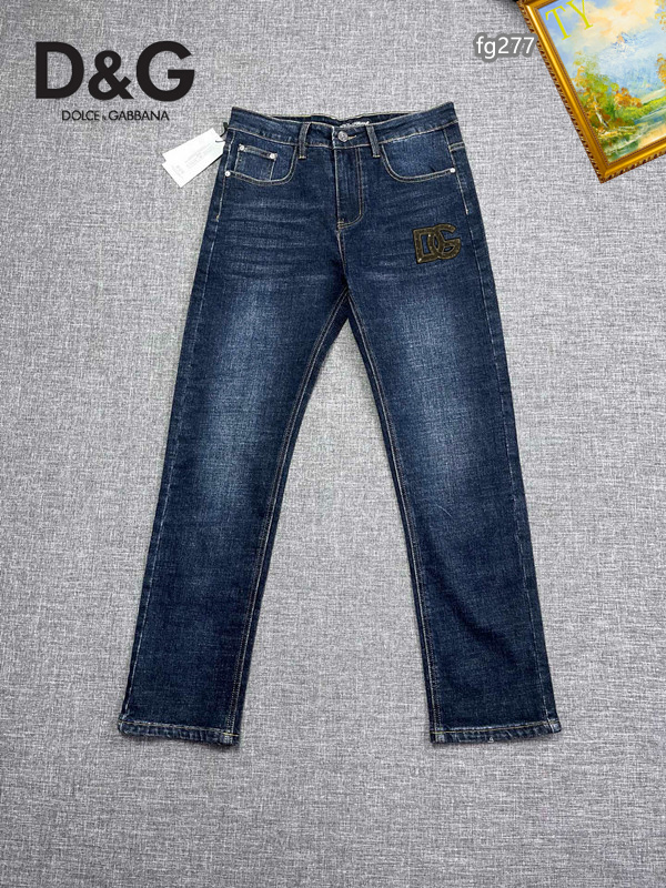 NO:438347,D&G counter has the latest same style of jeans. The fabric style is excellent. It is easy to wear and not pick on the figure. There are no restrictions on matching. It can set off other items in a simple way to show your style and posture~ You can match any style of items, match them with various T-shirts/shirts, knitted jackets. You don’t have to worry about matching when going out on a daily basis. Size 29-38,,Dolce&Gabbana,jeans,jackets & coats,shirts,tees,t-shirt,alexander wang19860909D&G 专柜最新同款牛仔裤 面料版型做工绝绝子 好穿不挑身材在搭配上没有太多的限制 随意简洁的衬托其他单品,来展现自己的风格姿态～ 可以百搭任何风格的单品,搭配各种T恤／衬衫,针织外套都可,日常外出不必再为搭配而烦恼了 尺码 29-38,,Dolce&Gabbana,jeans,jackets & coats,shirts,tees，t-shirt,alexander wang,Men's clothing