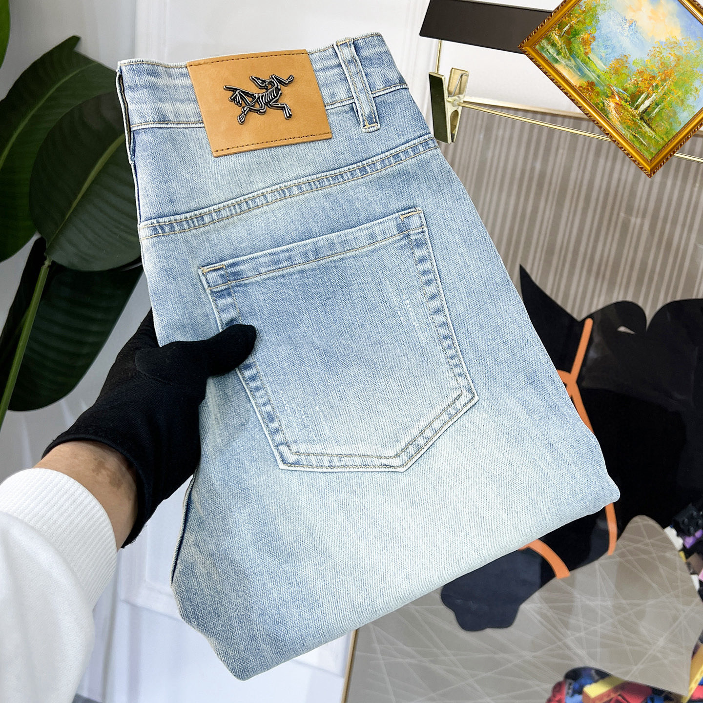 NO:431130,Archaeopteryx 2025ss new jeans, custom-made full set of hardware, brand new brand design craftsmanship, fine workmanship, perfect details, high version Number of codes 28-38 (no 35.37), arc'teryx, jeans, alexander wang19860909始祖鸟 2025ss新款牛仔裤,定制全套五金,全新品牌设计工艺,做工精细,细节完美,高版本 码数28-38（无35.37）,arc'teryx,jeans,alexander wang,Men's clothing