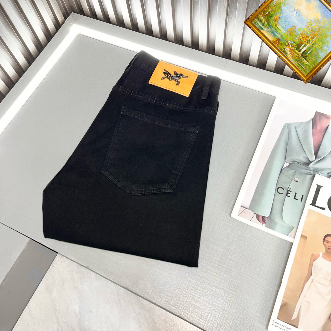 NO:429268,Archaeopteryx 2025ss new jeans, custom-made full set of hardware, brand new brand design craftsmanship, fine workmanship, perfect details, high version Number of codes 28-38 (no 35.37), arc'teryx, jeans, alexander wang19860909始祖鸟 2025ss新款牛仔裤,定制全套五金,全新品牌设计工艺,做工精细,细节完美,高版本 码数28-38（无35.37）,arc'teryx,jeans,alexander wang,Men's clothing